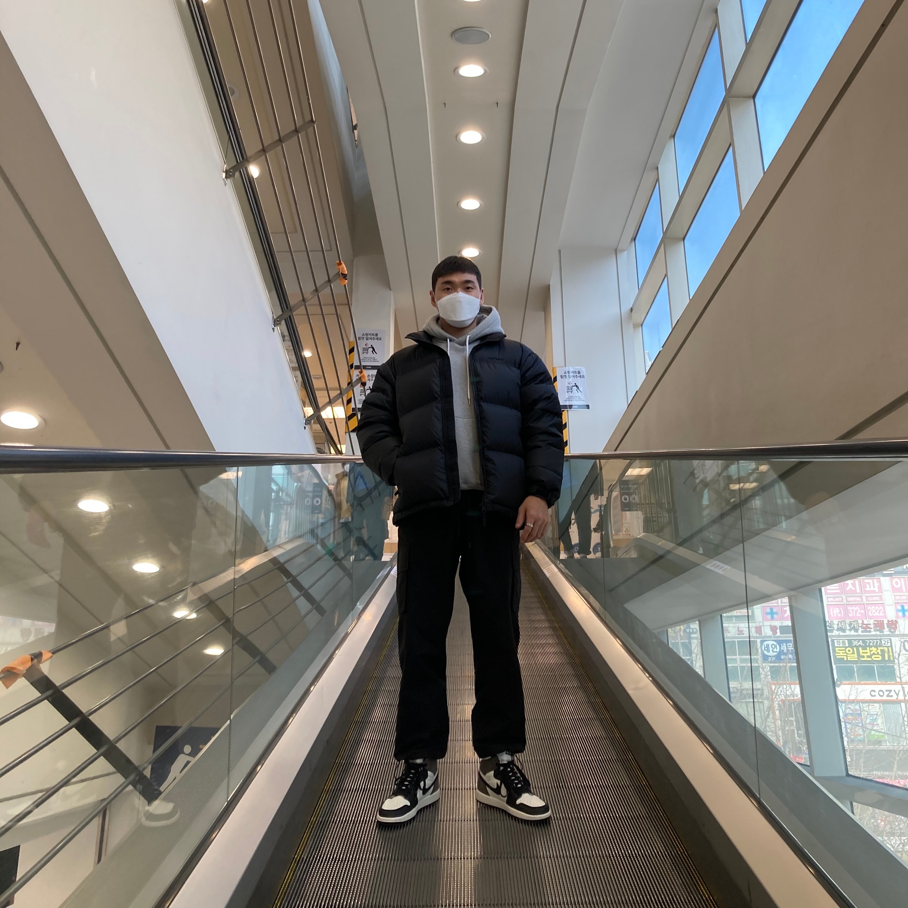 Jordan 1 Retro High OG Black Mocha 착용 스타일