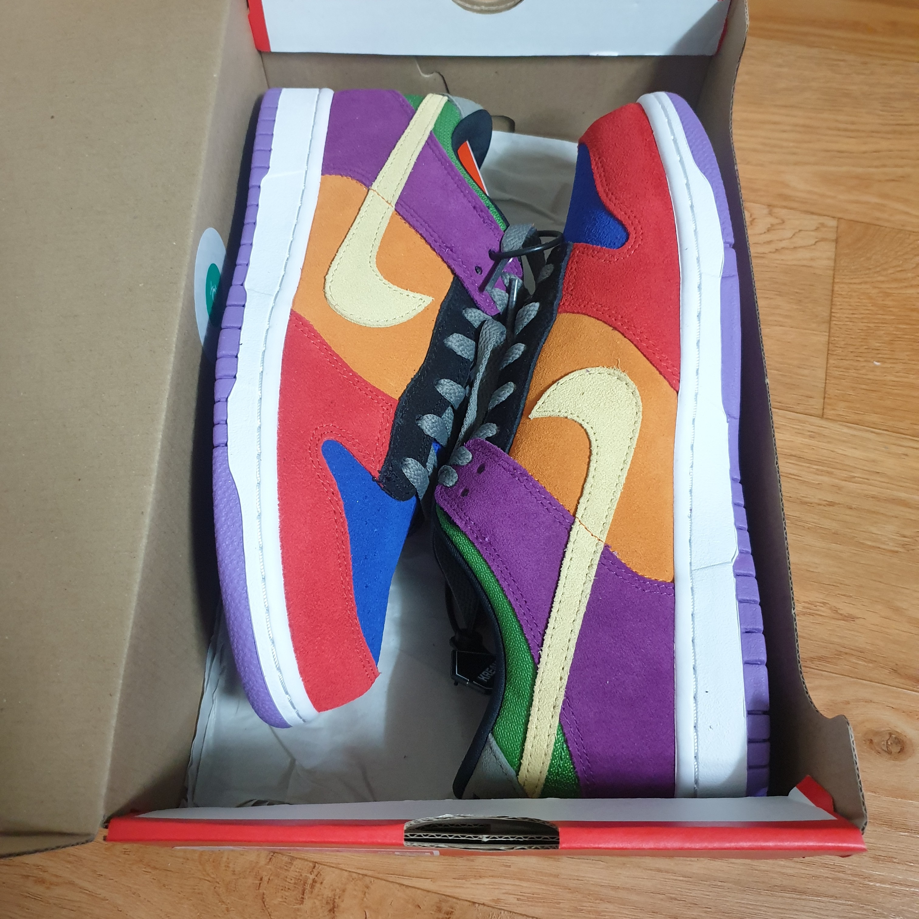 Nike x Supreme SB Dunk Low Jewel Swoosh Red, Nike Dunk Low SP Retro Viotech 2019 착용 스타일 - 2