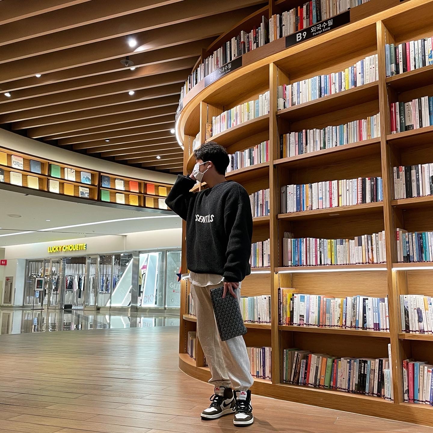 Essentials Knit Sweater Black Melange - 20SS, Jordan 1 x Travis Scott Retro High OG SP Mocha 착용 스타일 - 3