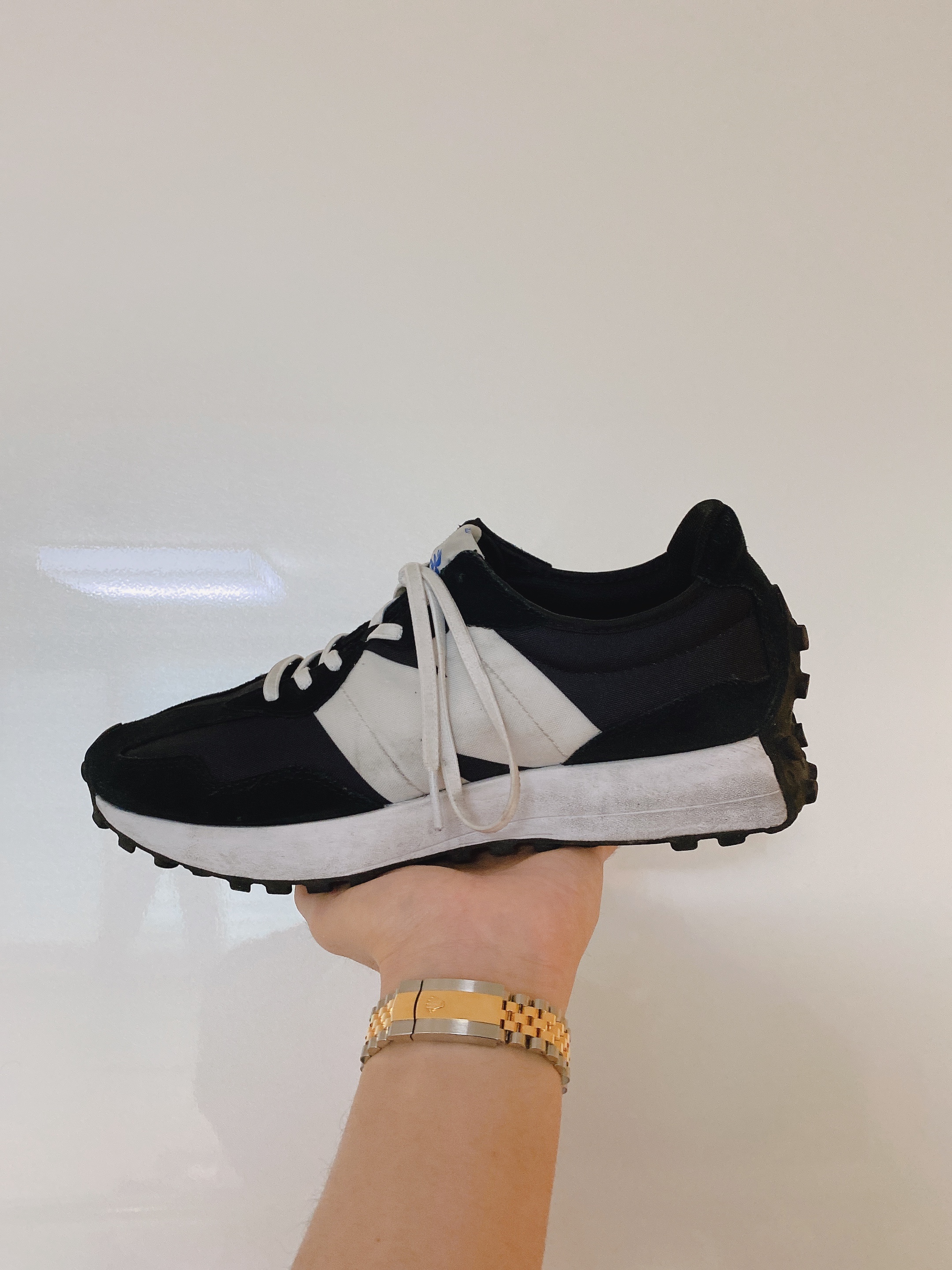 New Balance 327 Black 착용 스타일