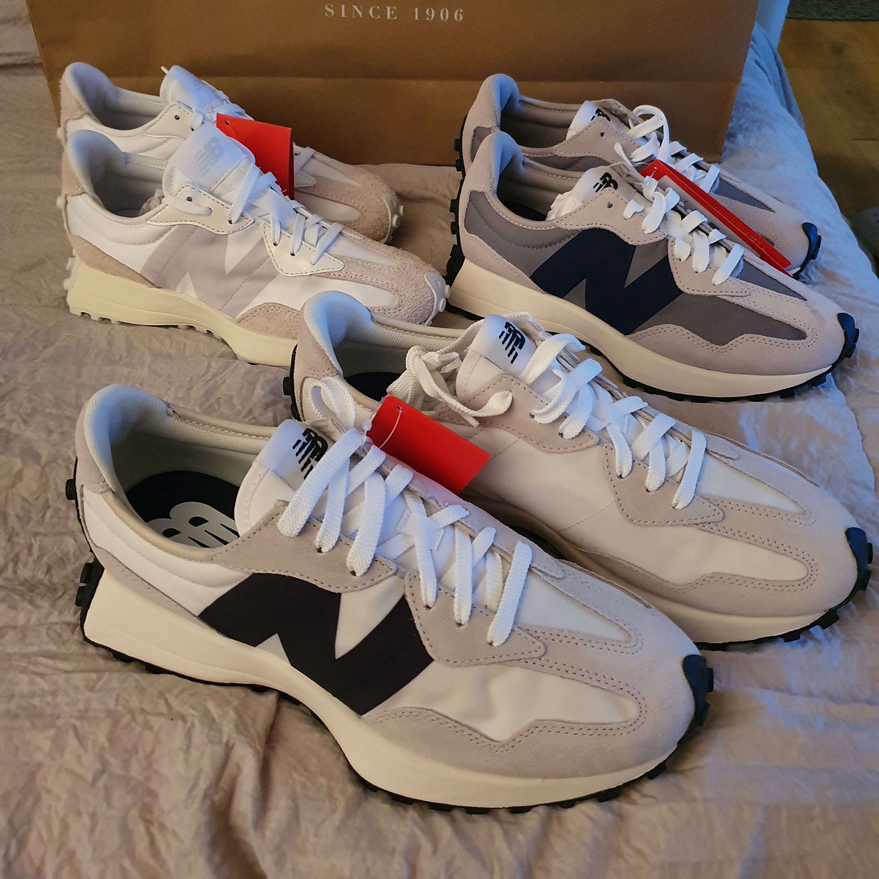 New Balance 327 White Black, (W) New Balance 327 White Moonbeam 착용 스타일
