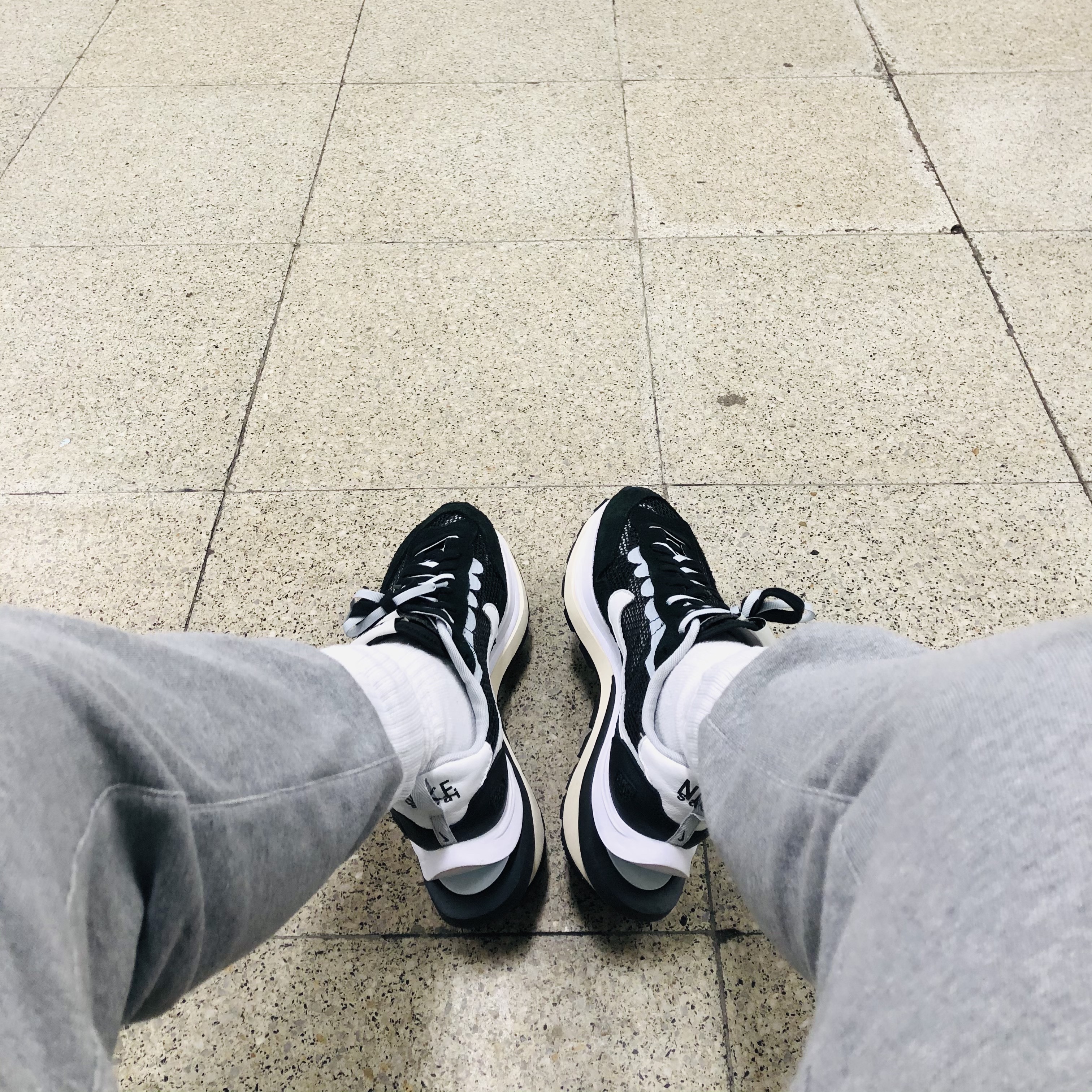Nike x Sacai VaporWaffle Black White 착용 스타일