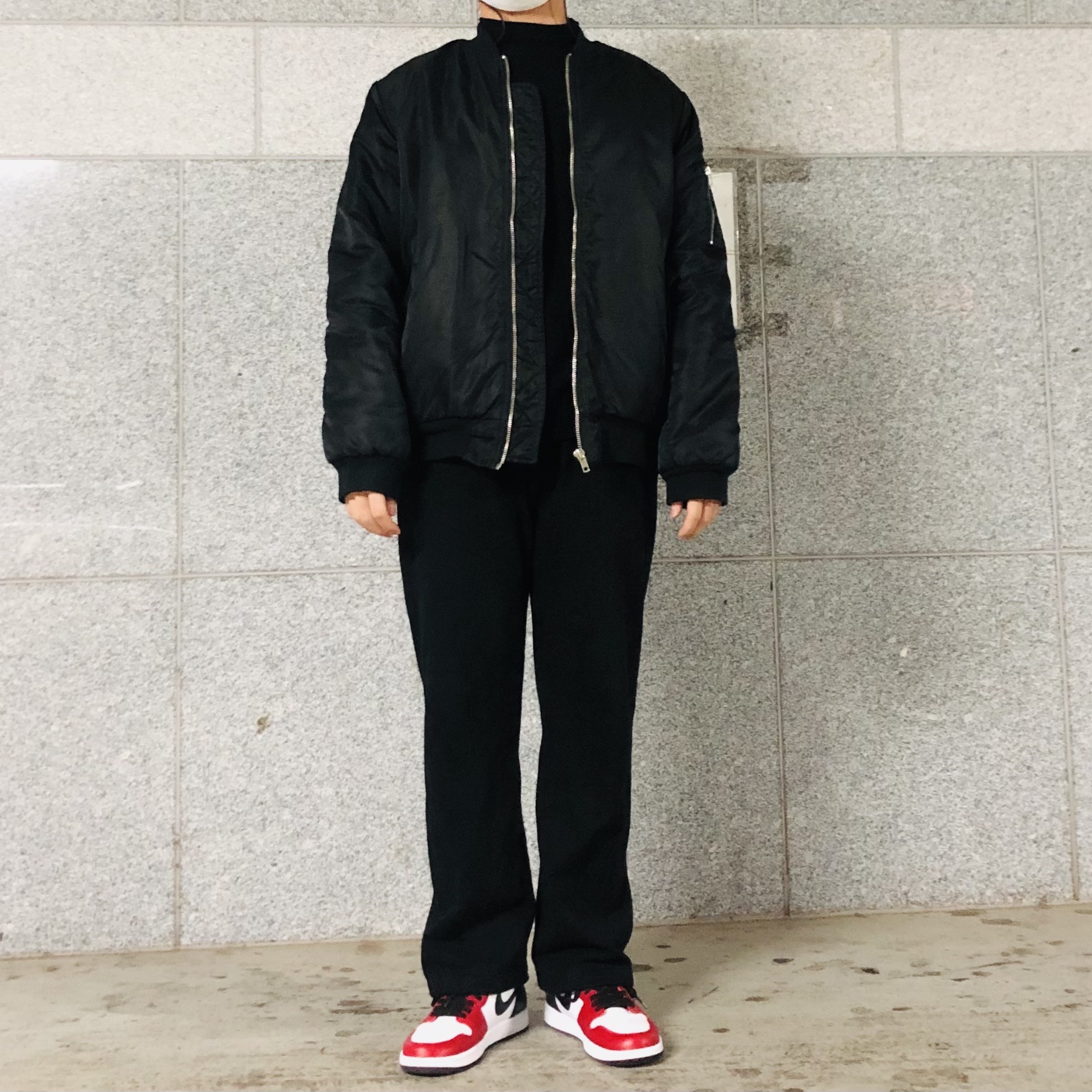 (W) Jordan 1 Retro High Satin Red, Nike x Kasina Dunk Low Road Sign - Kasina Exclusive 착용 스타일 - 1