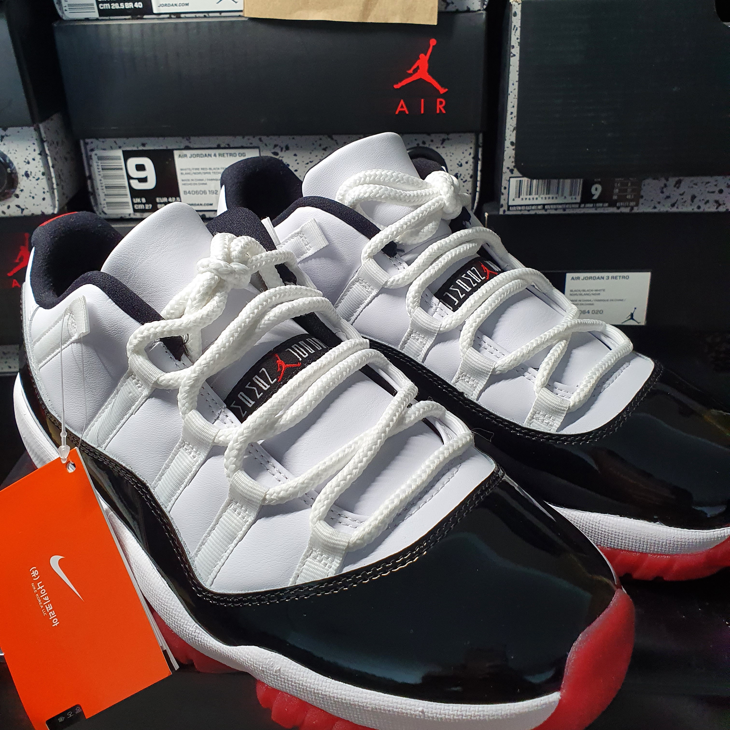 Jordan 11 Retro Low Concord Bred 착용 스타일 - 2
