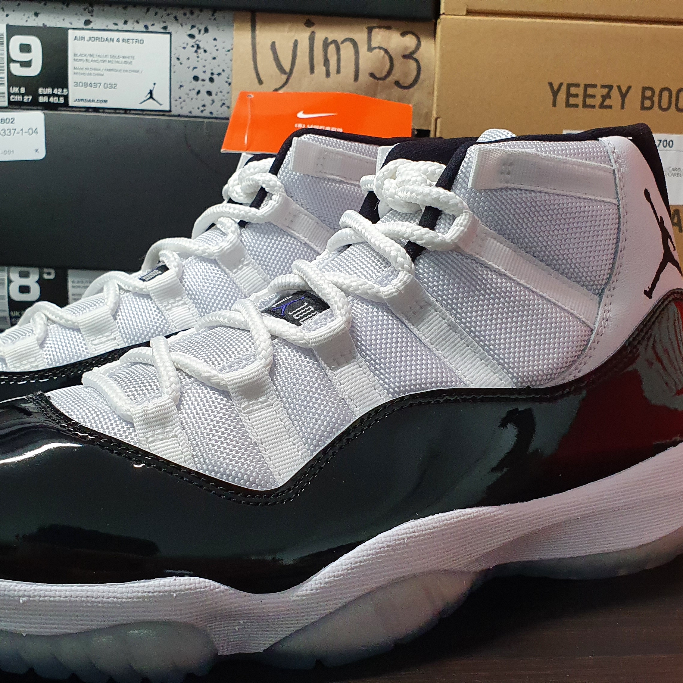 Jordan 11 Retro Concord 2018 착용 스타일 - 2