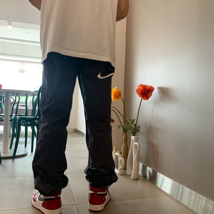Nike x Stussy Beach Pants Off Noir 착용 스타일 - 1