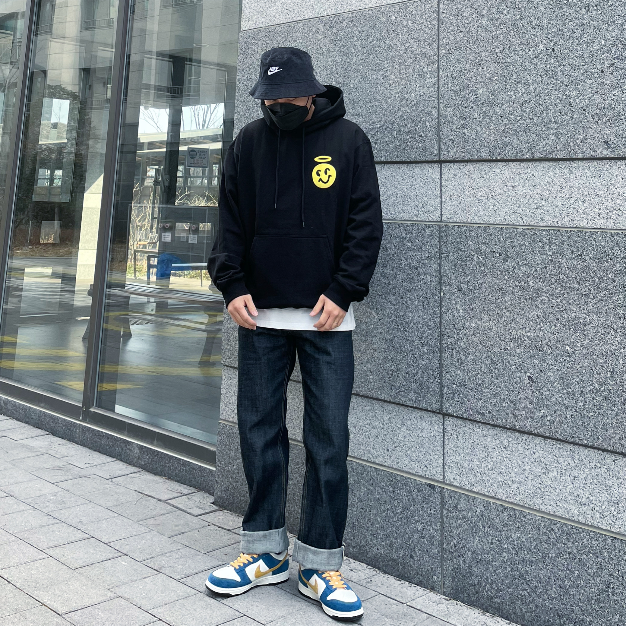 Nike x Kasina Dunk Low 80's Bus, Nike Futura Corduroy Bucket Black 착용 스타일