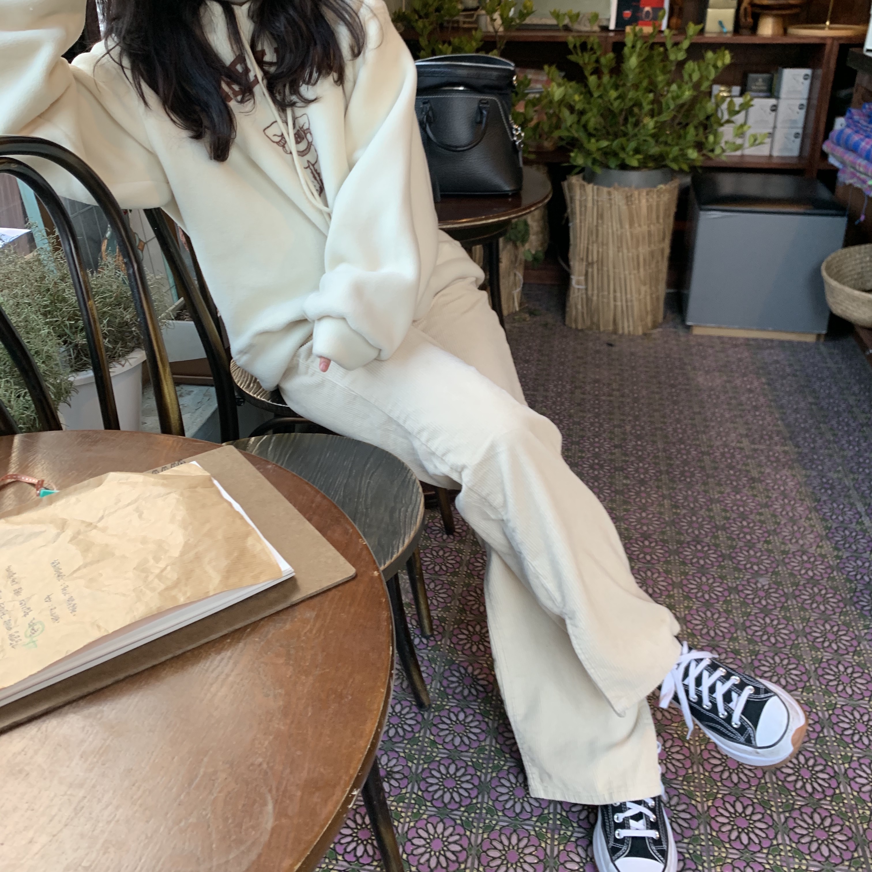 Converse Run Star Hike Low Black 착용 스타일 - 1