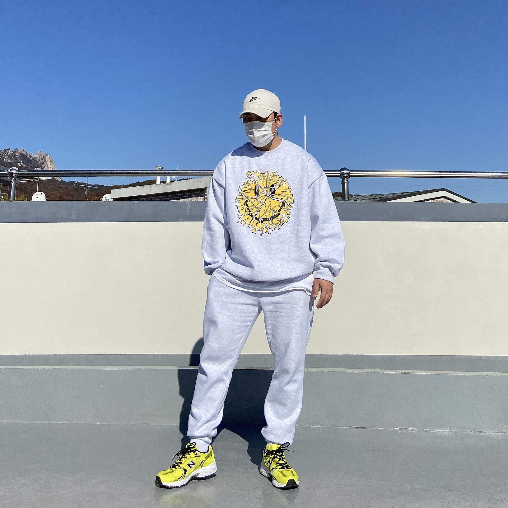 New Balance 530 Yellow 착용 스타일