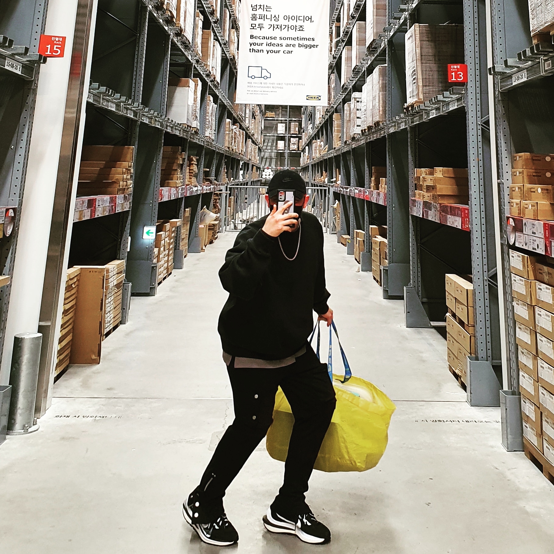 Nike x Sacai VaporWaffle Black White, Essentials 3D Silicon Applique Crewneck Dark Slate/Black 2020 착용 스타일