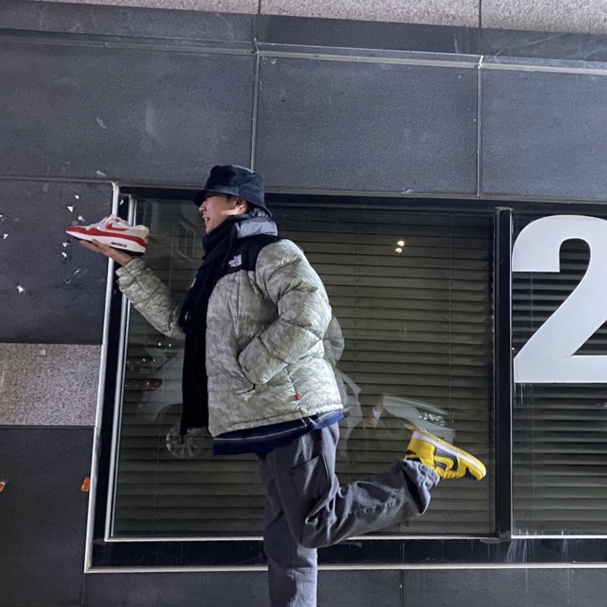 Supreme x The North Face Paper Print Nuptse Jacket - 19FW, Nike Dunk High SP Varsity Maize 착용 스타일 - 1