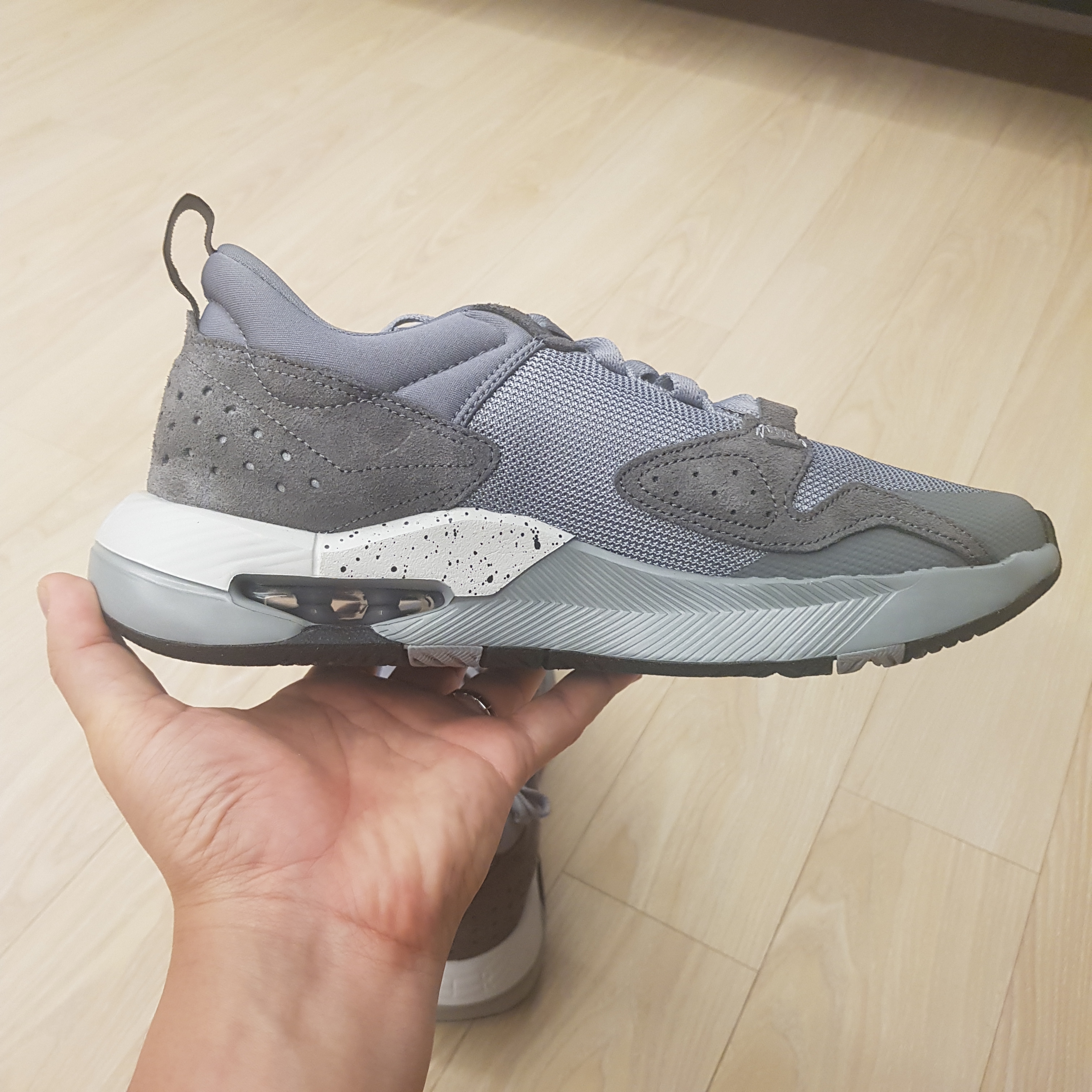 Jordan x Fragment Air Cadence SP Particle Grey 착용 스타일 - 4