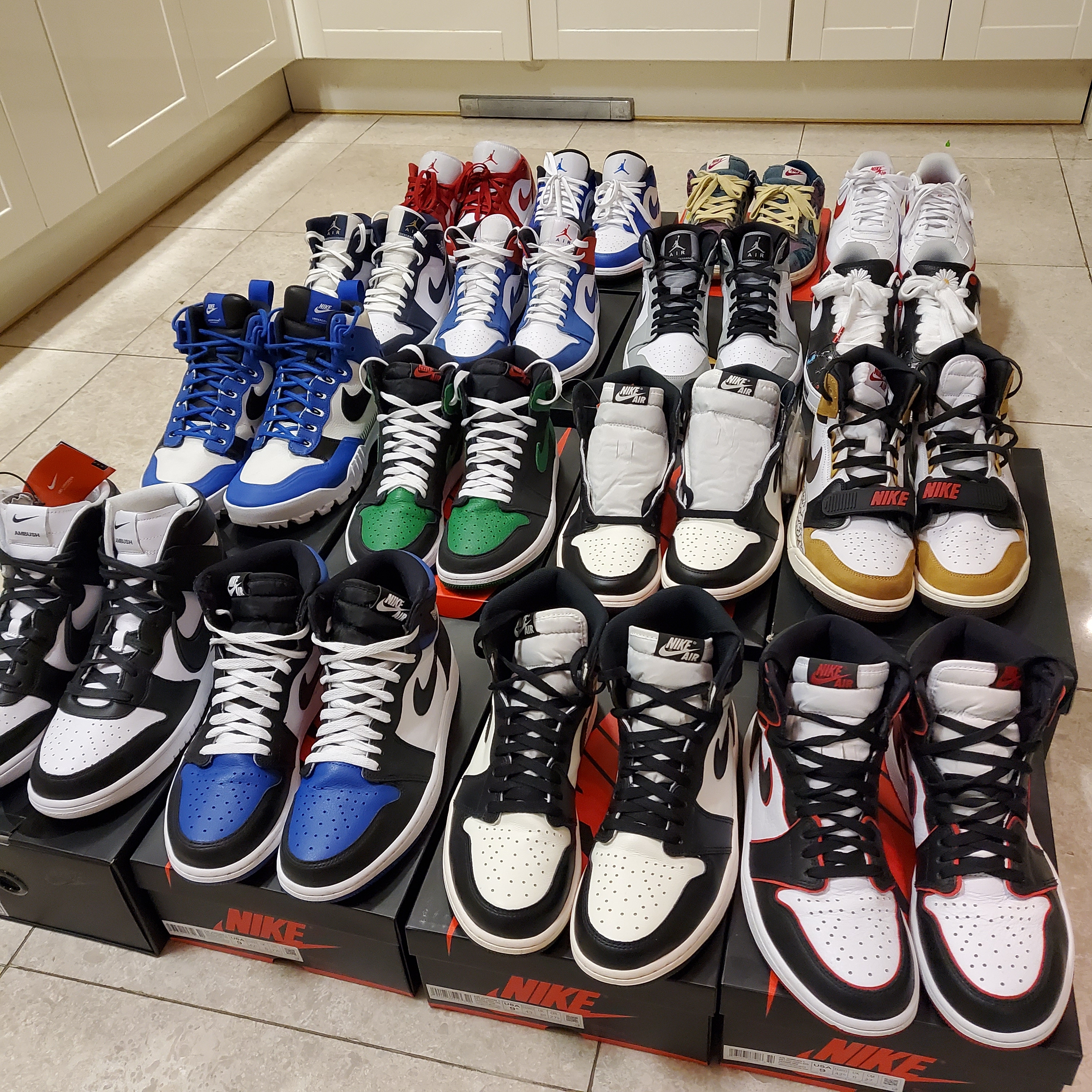 Jordan 1 Retro High OG Bloodline, Jordan 1 Retro High OG Black Mocha 착용 스타일