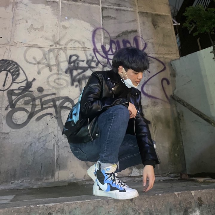 Nike x Sacai Blazer Mid White Black Legend Blue 착용 스타일