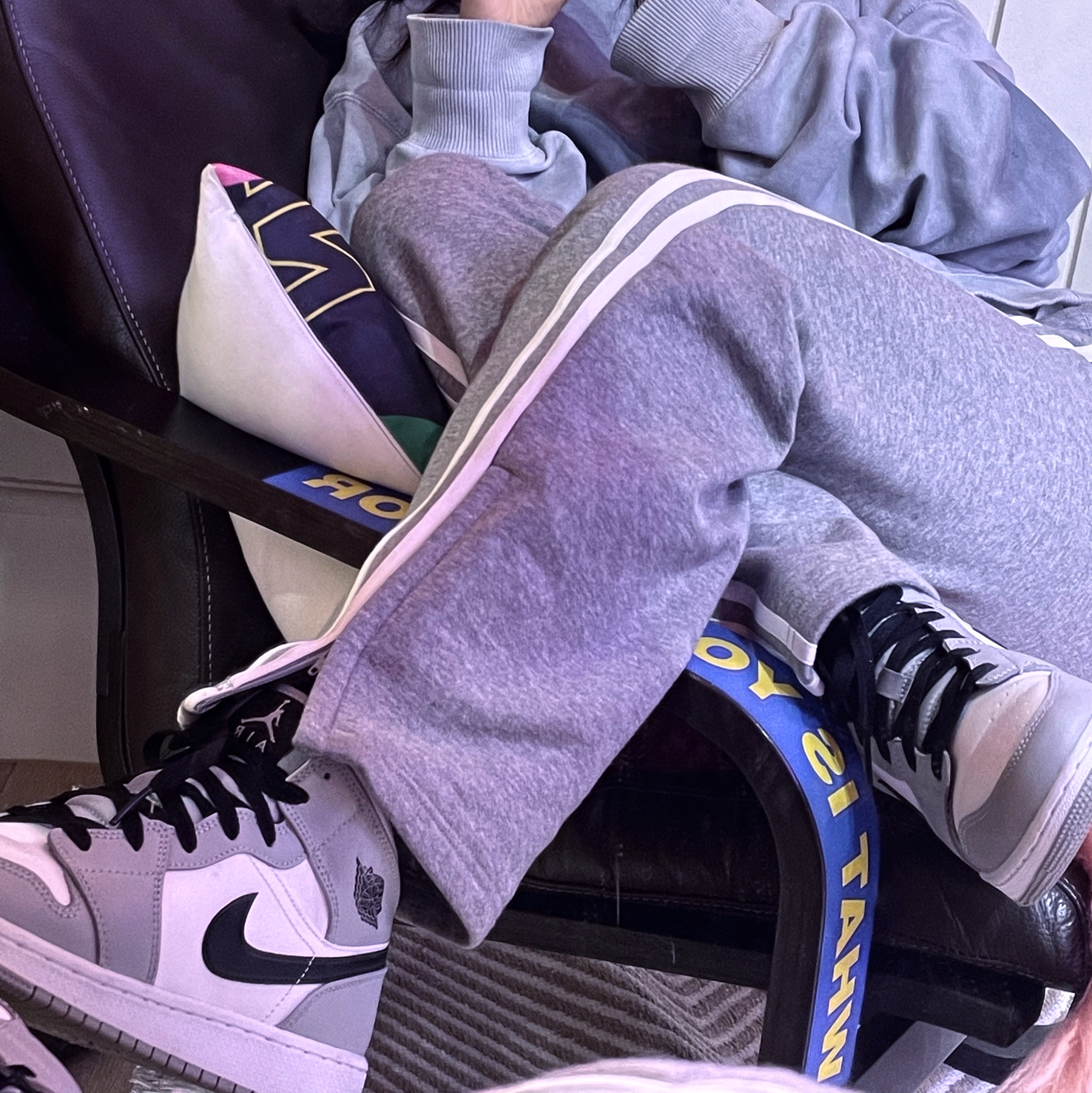 (GS) Jordan 1 Mid Light Smoke Grey 착용 스타일