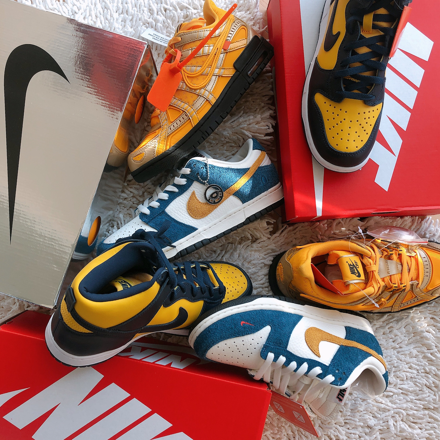 Nike x Kasina Dunk Low 80's Bus, Nike Dunk High SP Maize & Blue 착용 스타일