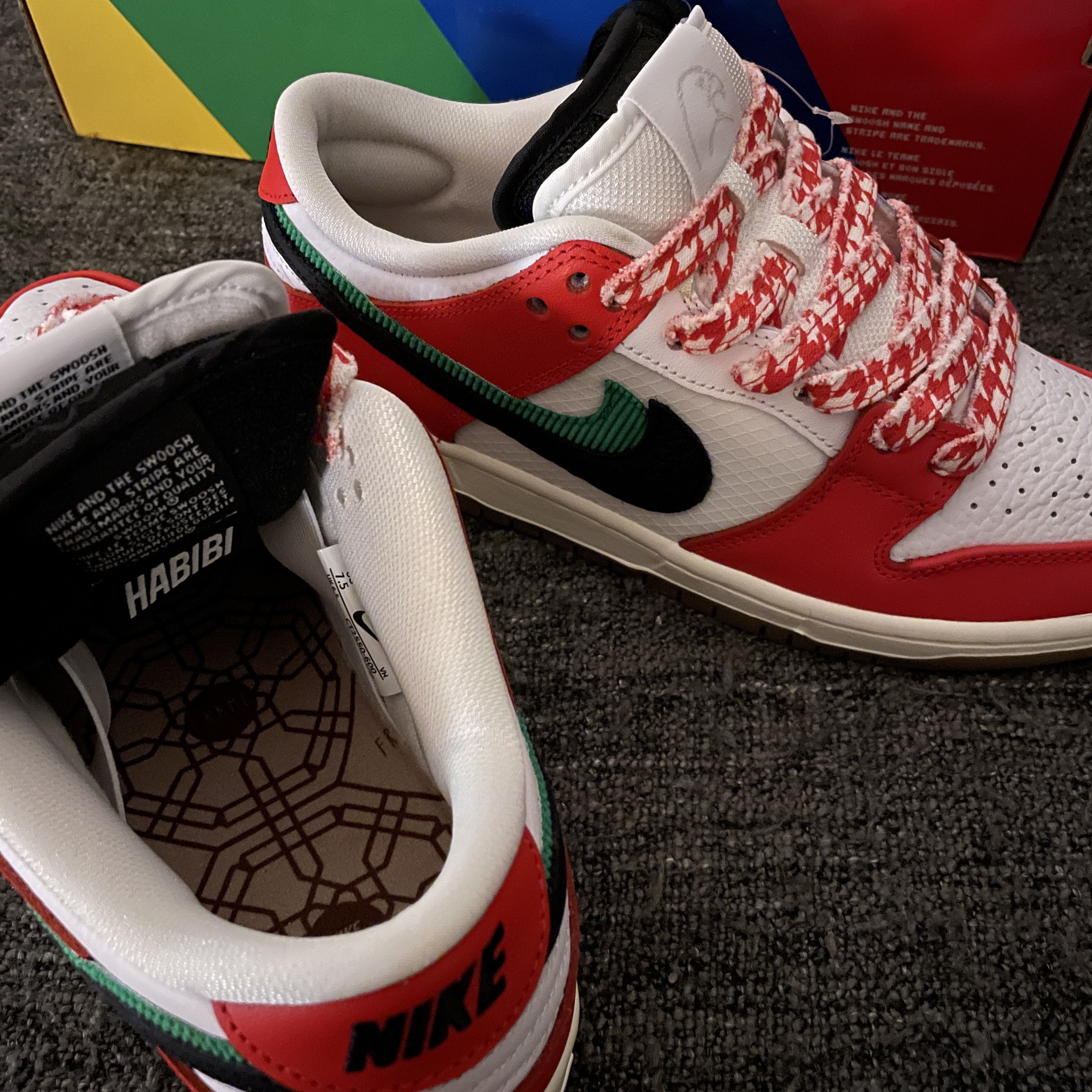 Nike x Frame Skate SB Dunk Low Pro Habibi 착용 스타일 - 2