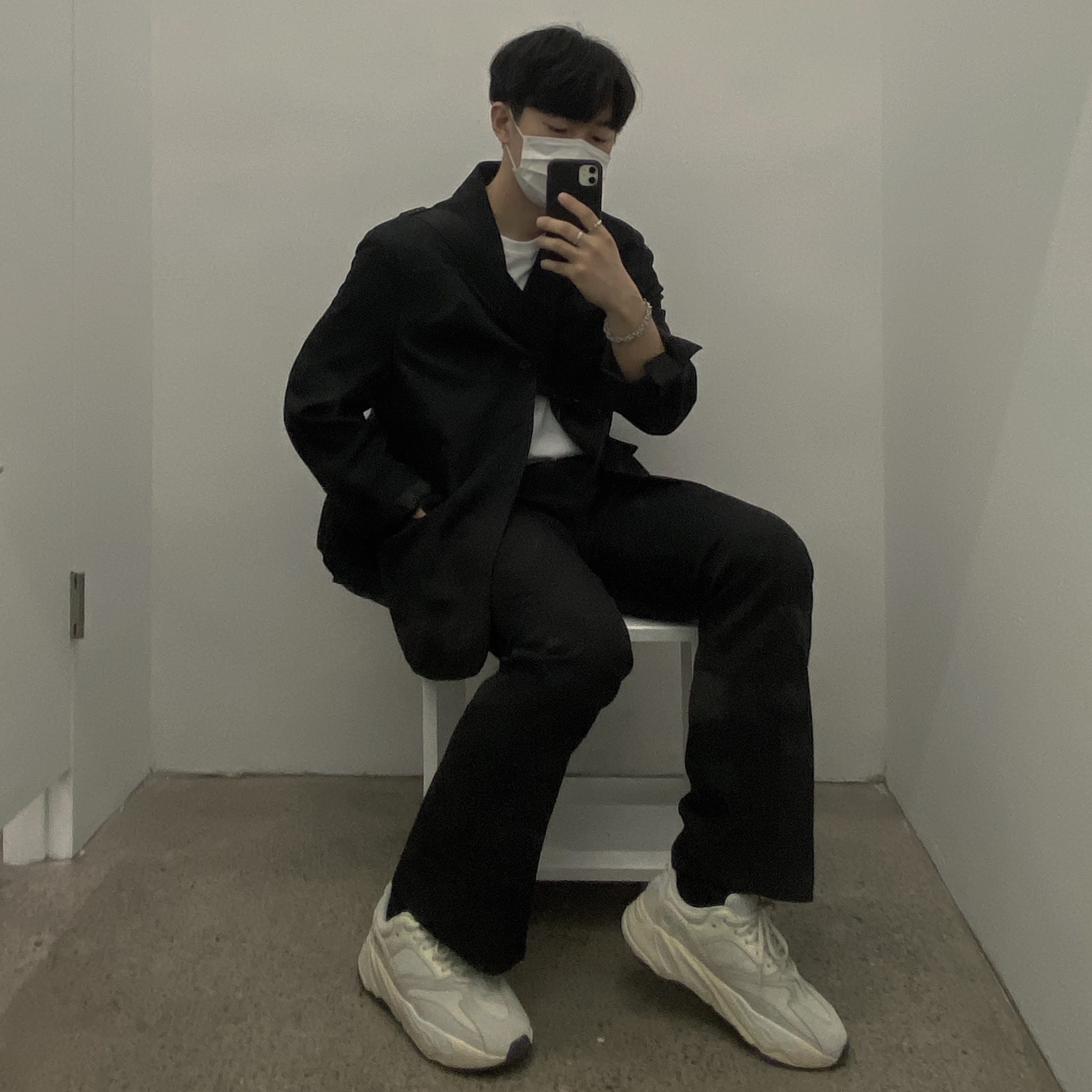 Adidas Yeezy Boost 700 Analog 2019 착용 스타일