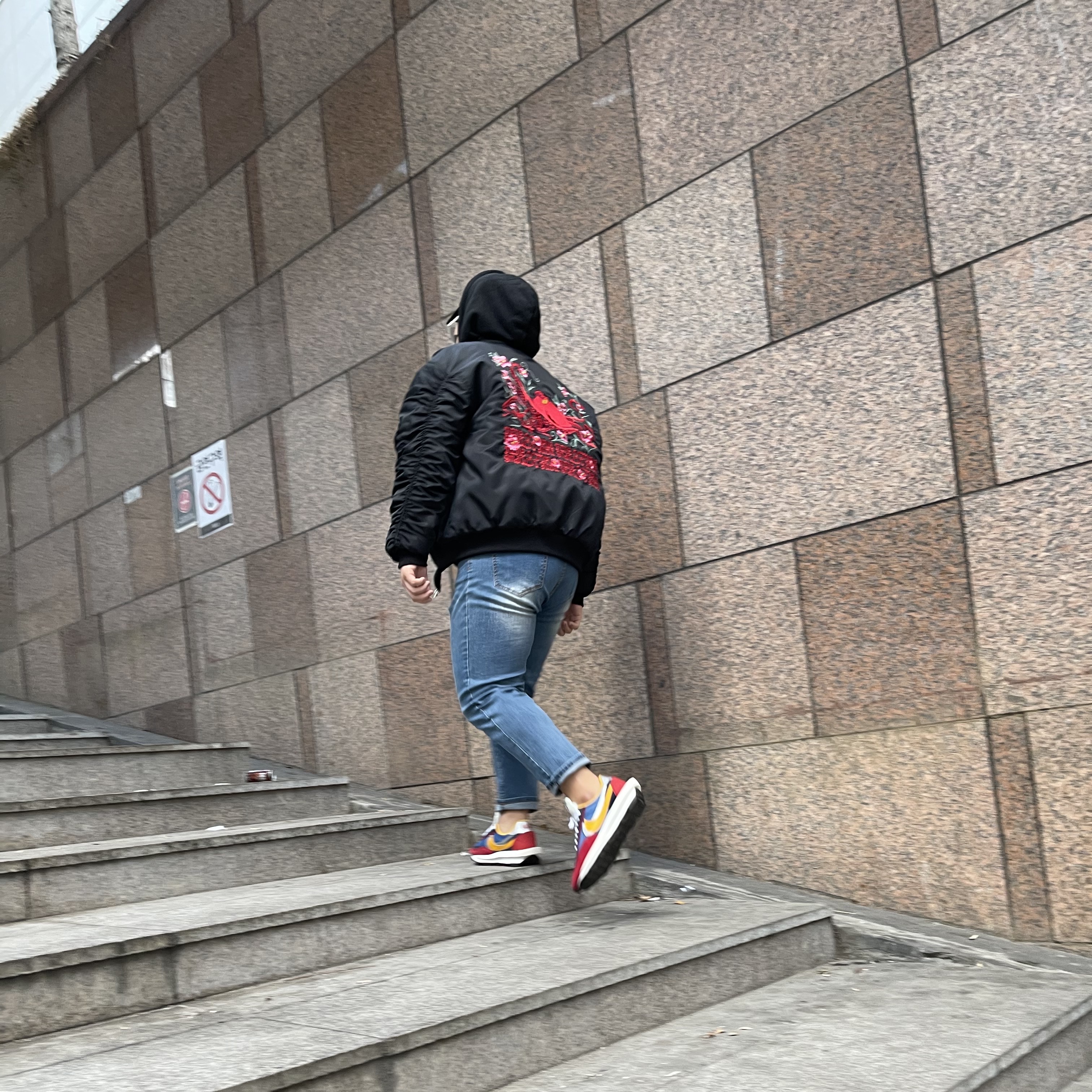 Nike x Sacai LDWaffle Blue Multi 착용 스타일