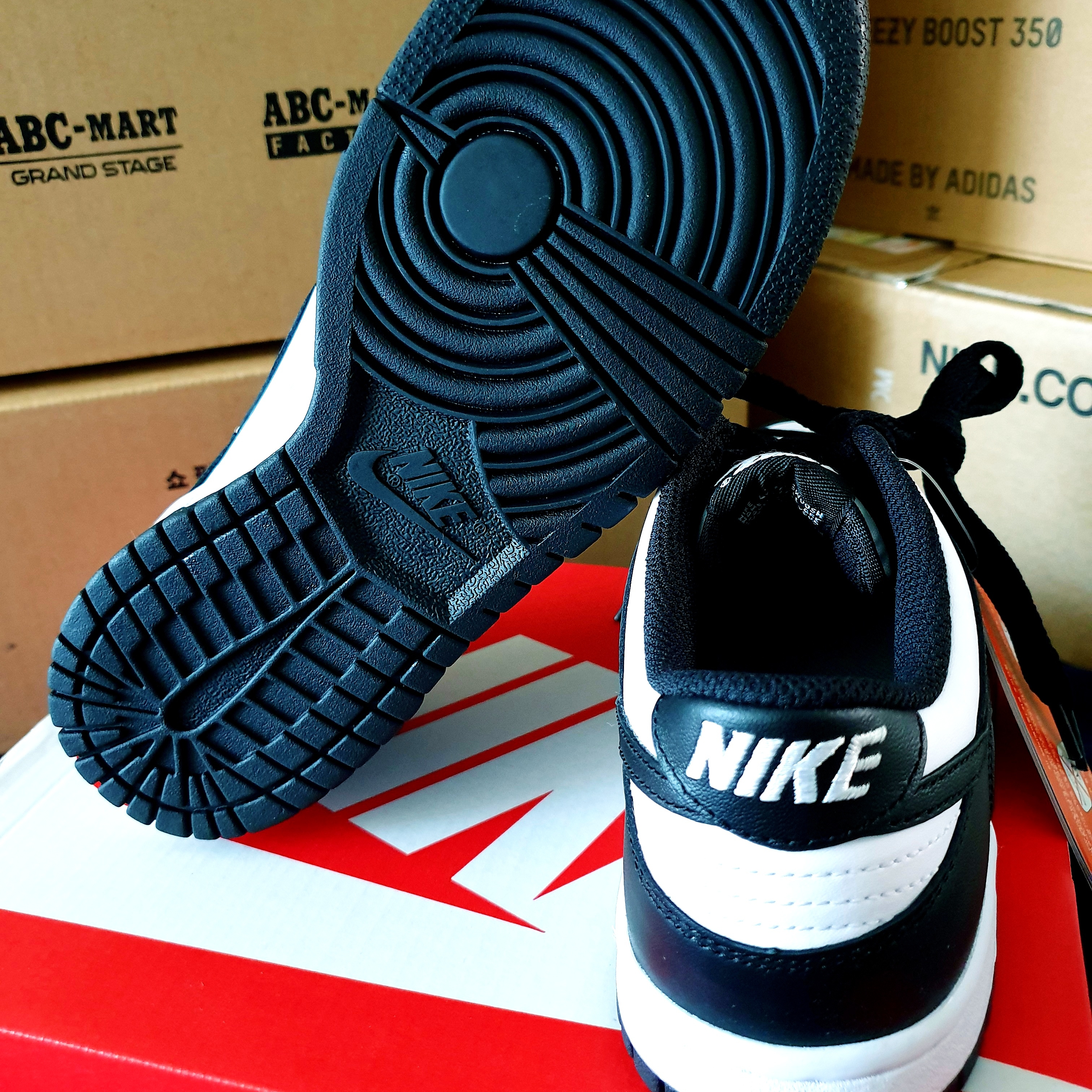 (W) Nike Dunk Low Black 착용 스타일 - 3