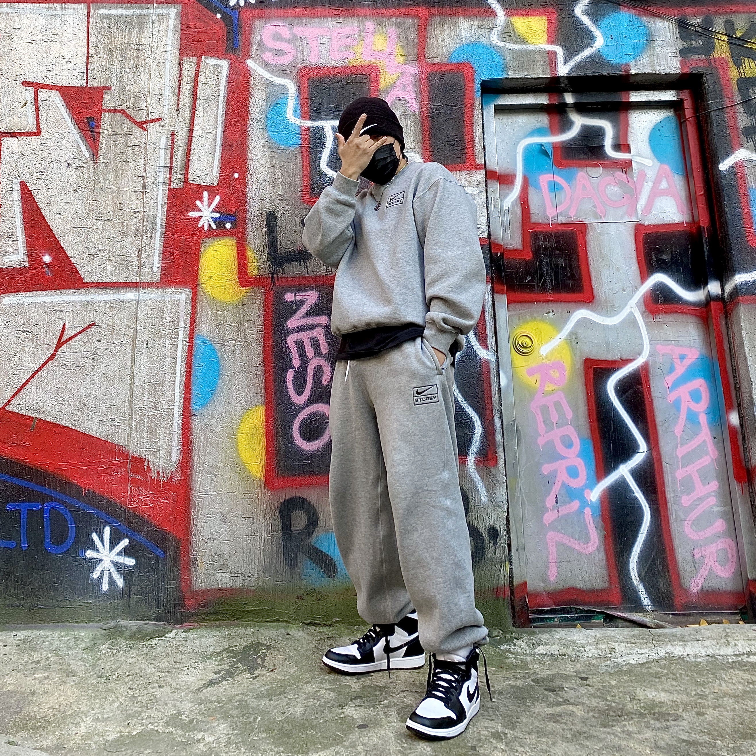 Nike x Stussy Cuff Beanie Black, Nike x Stussy NRG ZR Fleece Crewneck Heather Grey - US/EU 착용 스타일