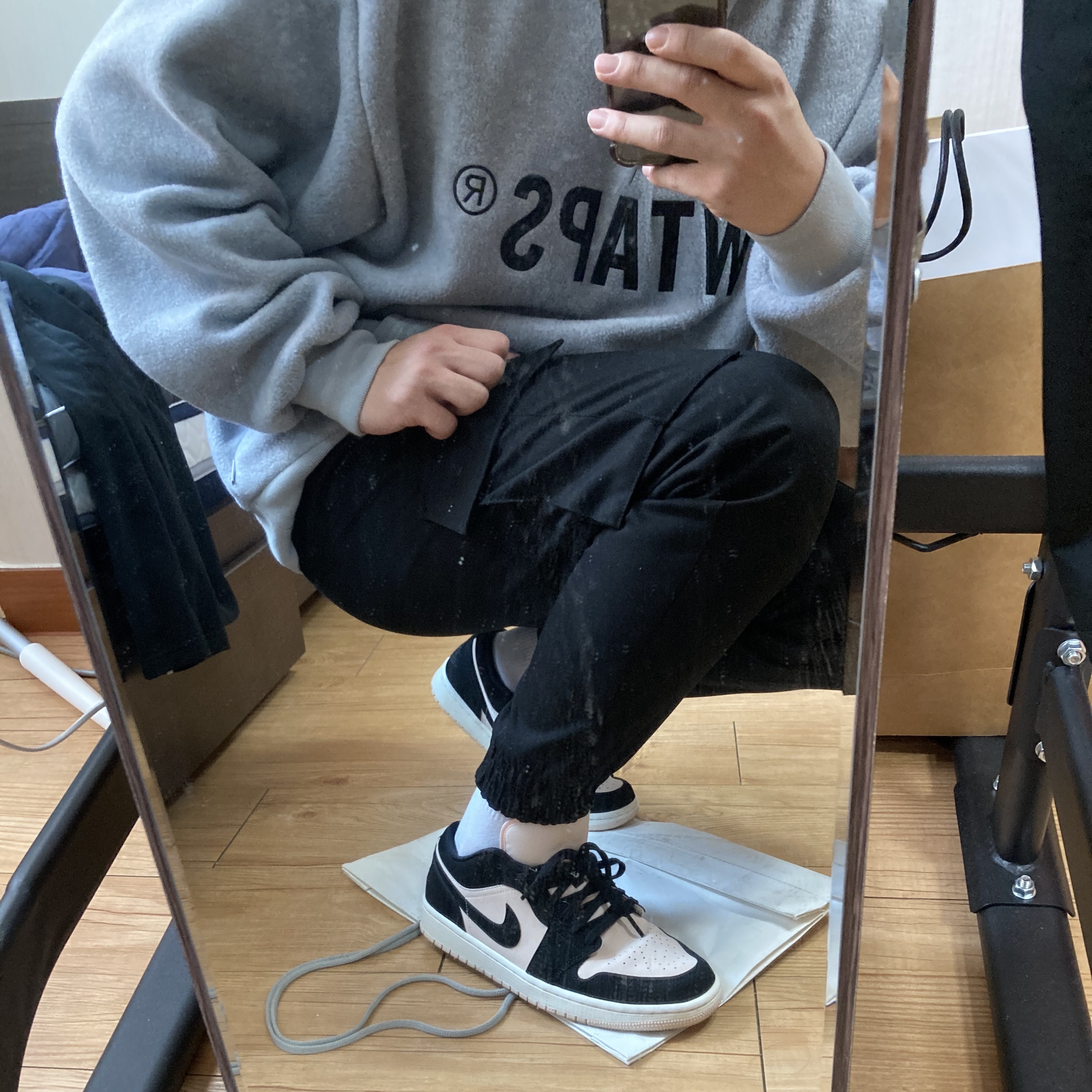 (W) Jordan 1 Low Guava Ice 착용 스타일 - 2