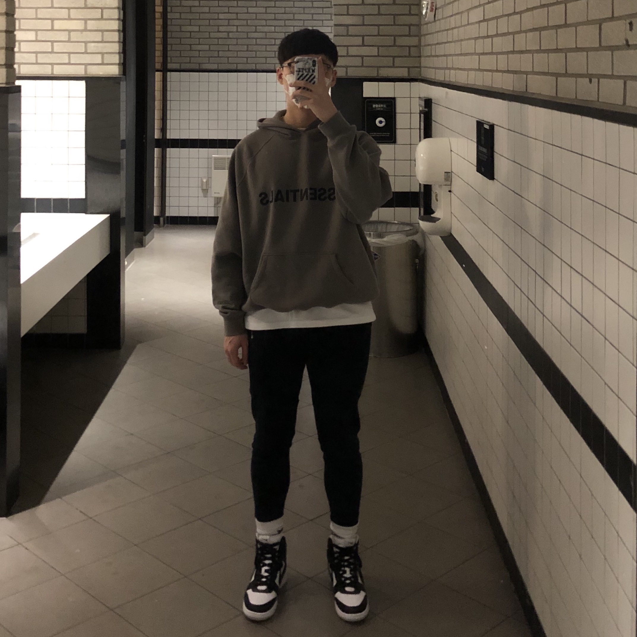Nike x Ambush Dunk High Black, Essentials 3D Silicon Applique Pullover Hoodie Gray Flannel/Charcoal - 20SS 착용 스타일 - 1