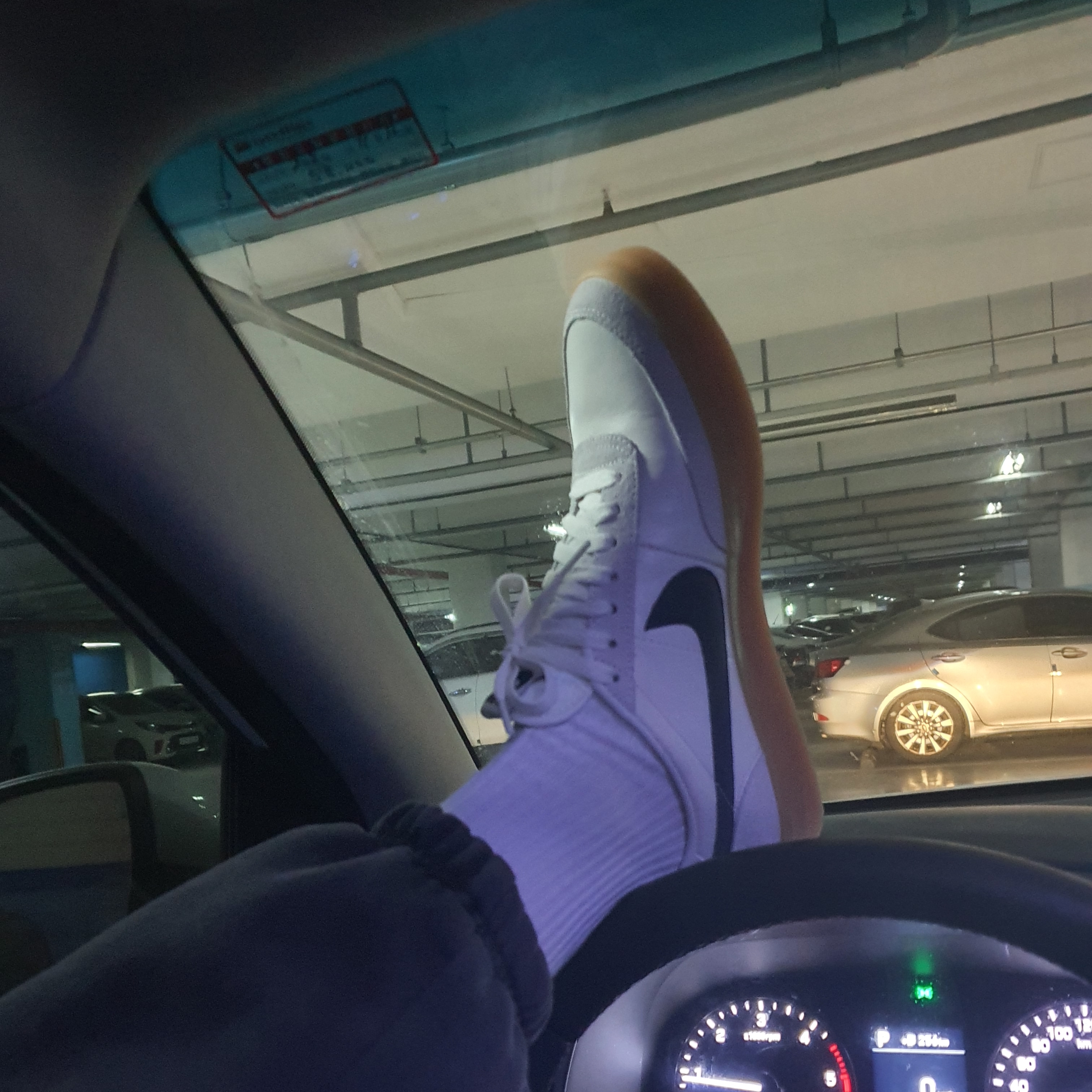 Nike x J.Crew Killshot 2 Sail Midnight Navy 착용 스타일