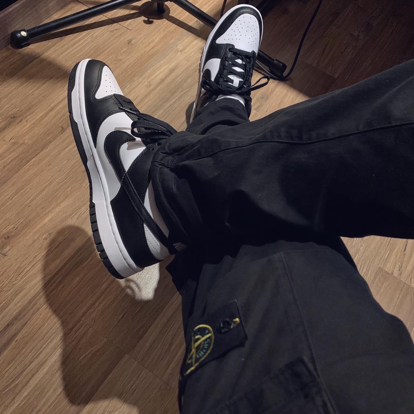 Nike Dunk Low Retro Black 착용 스타일 - 1