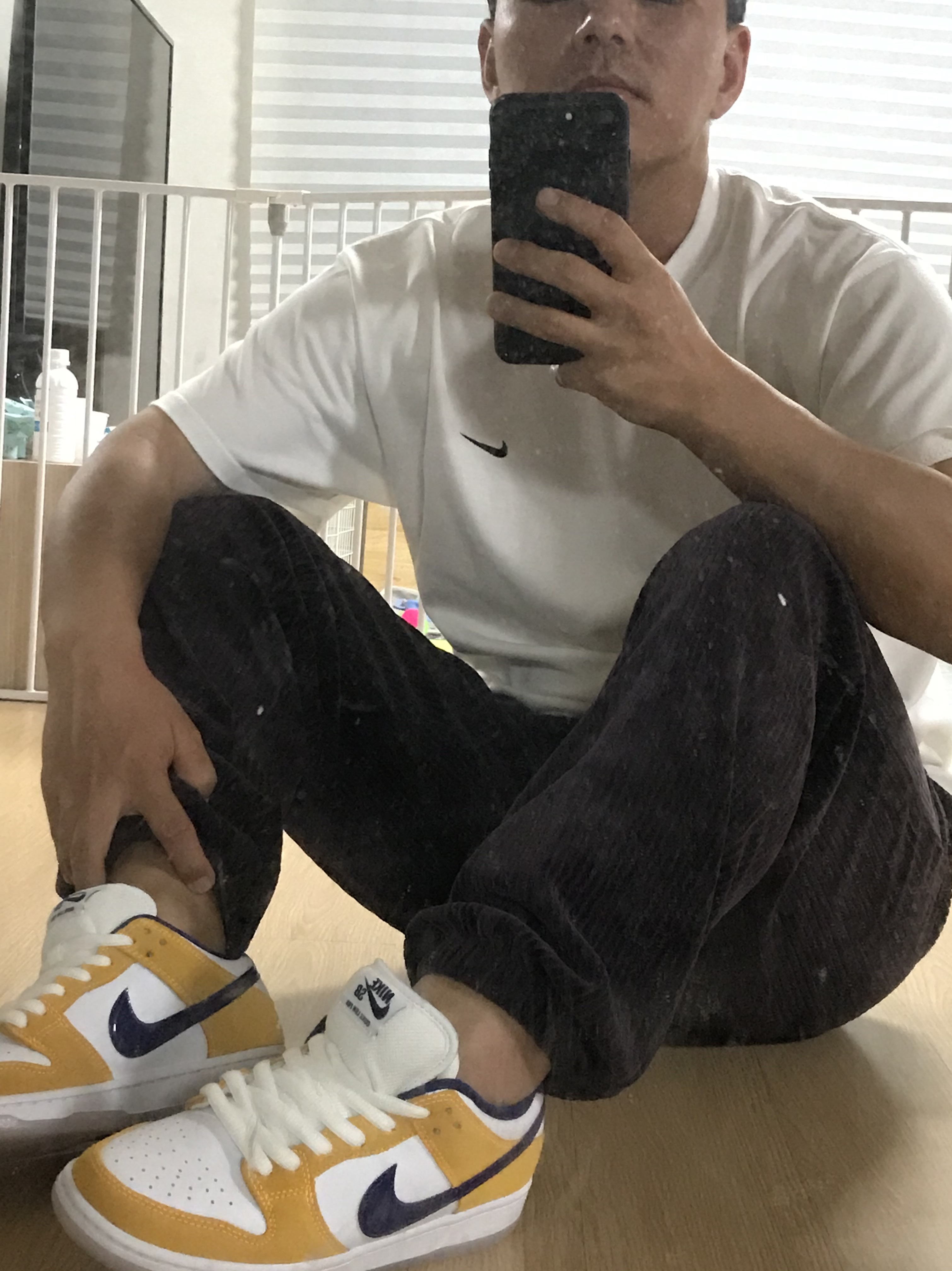 Nike SB Dunk Low Laser Orange 착용 스타일