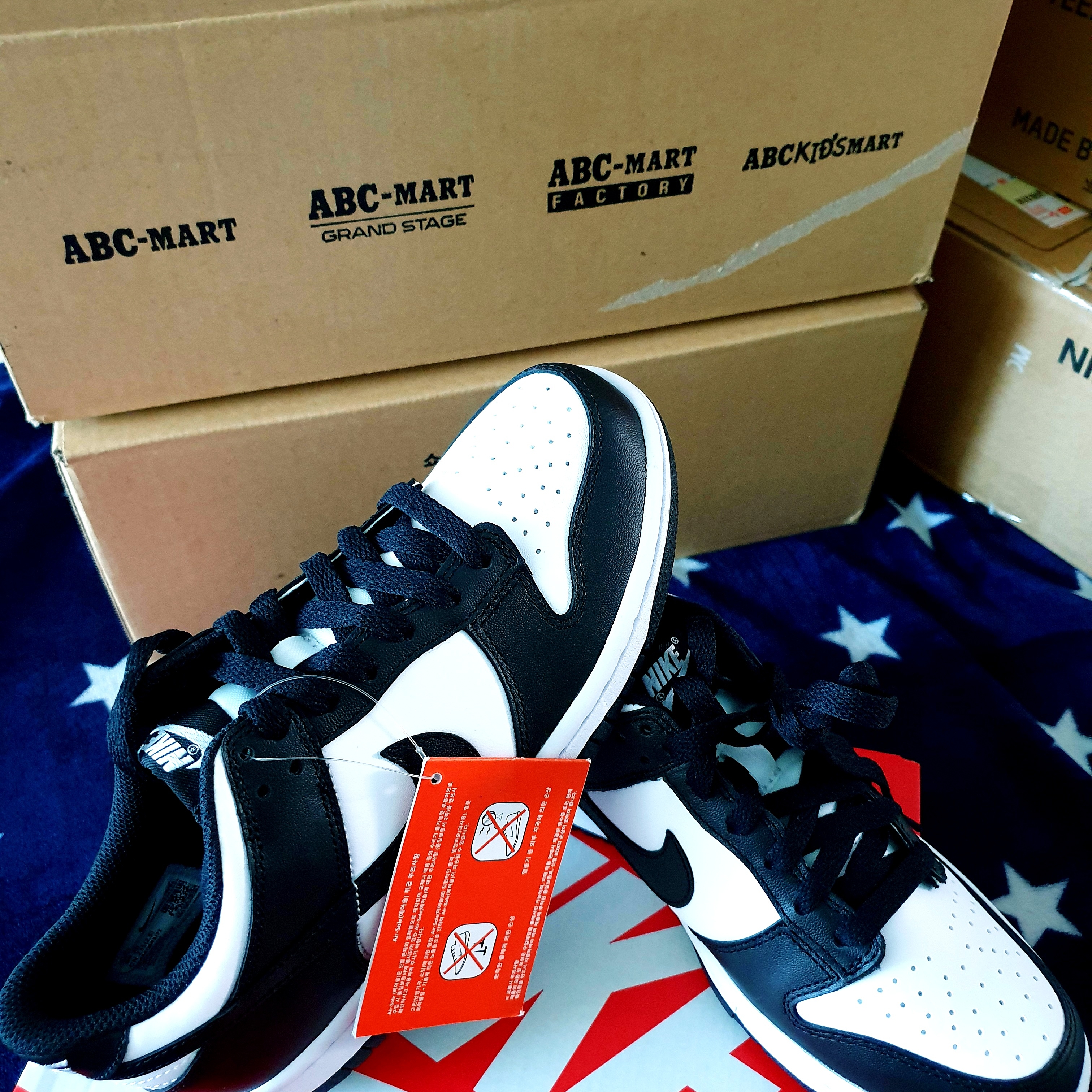 (W) Nike Dunk Low Black 착용 스타일 - 2