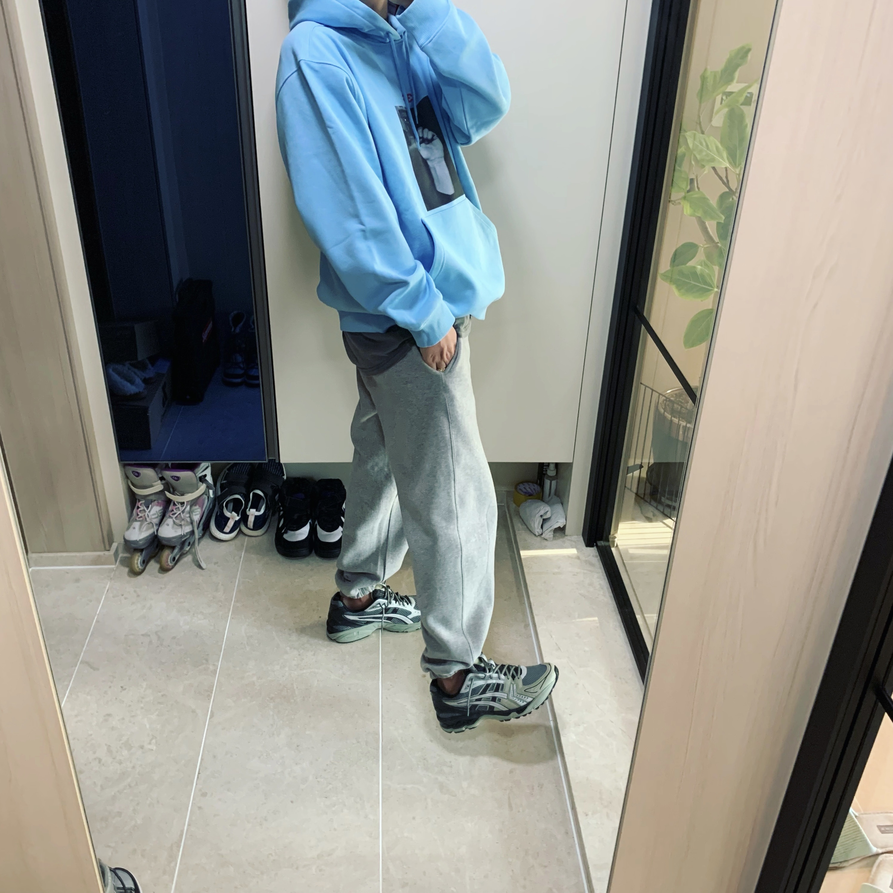 Asics UB1-S Gel-Kayano 14 Piedmont Grey 착용 스타일 - 2