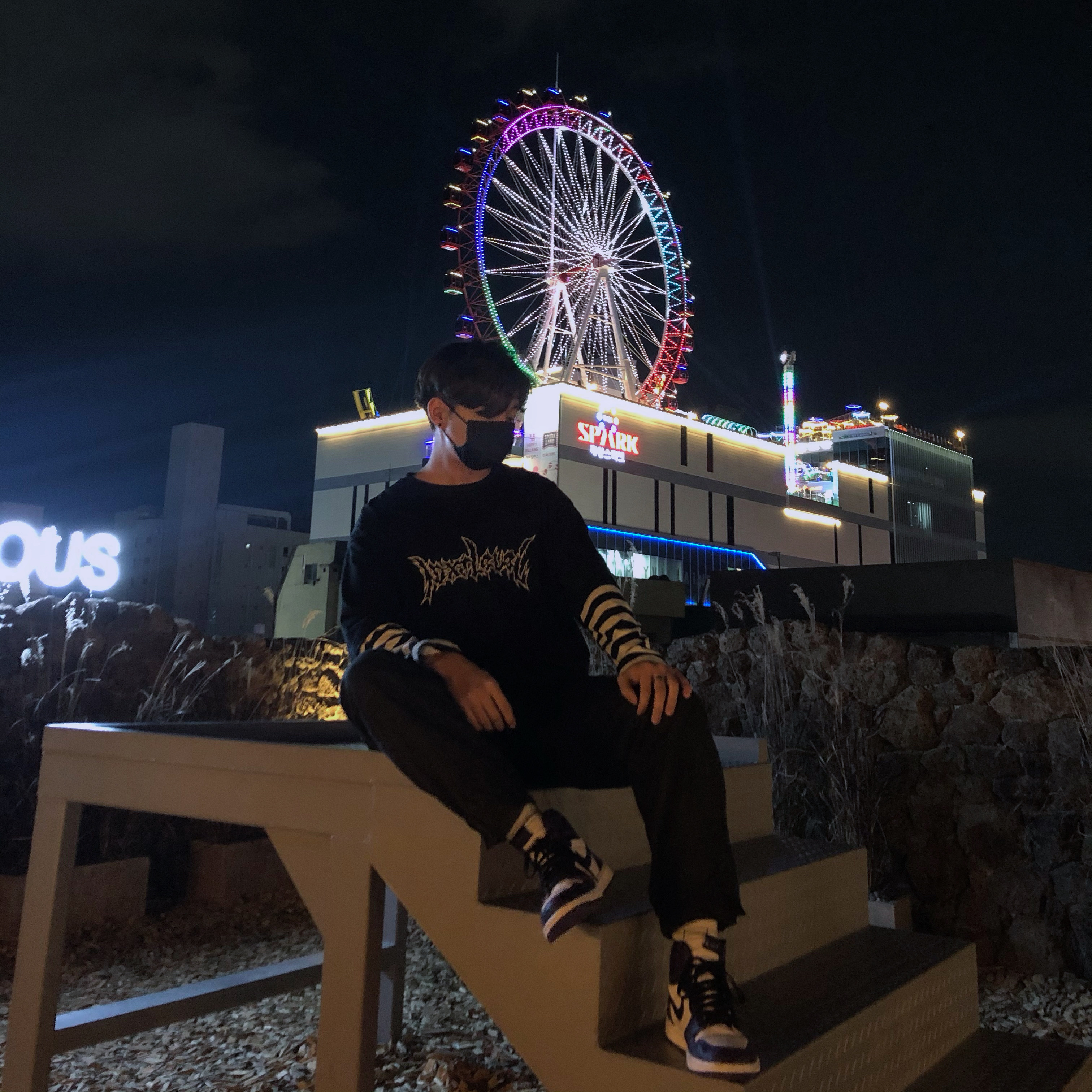 Jordan 1 Retro High OG Court Purple 2020, Supreme x Stone Island Painted Camo Nylon Cargo Pants Black - 20FW 착용 스타일