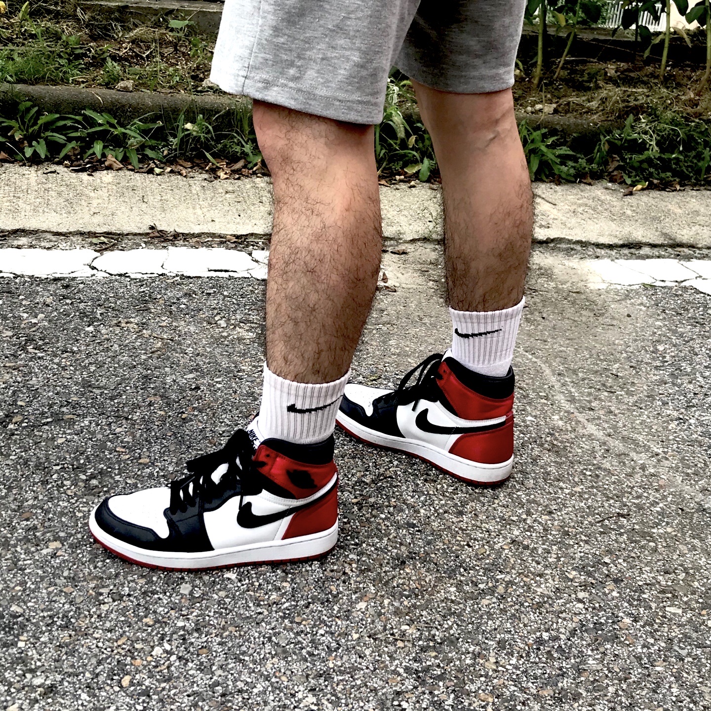 (W) Jordan 1 Retro High Satin Black Toe 착용 스타일 - 2