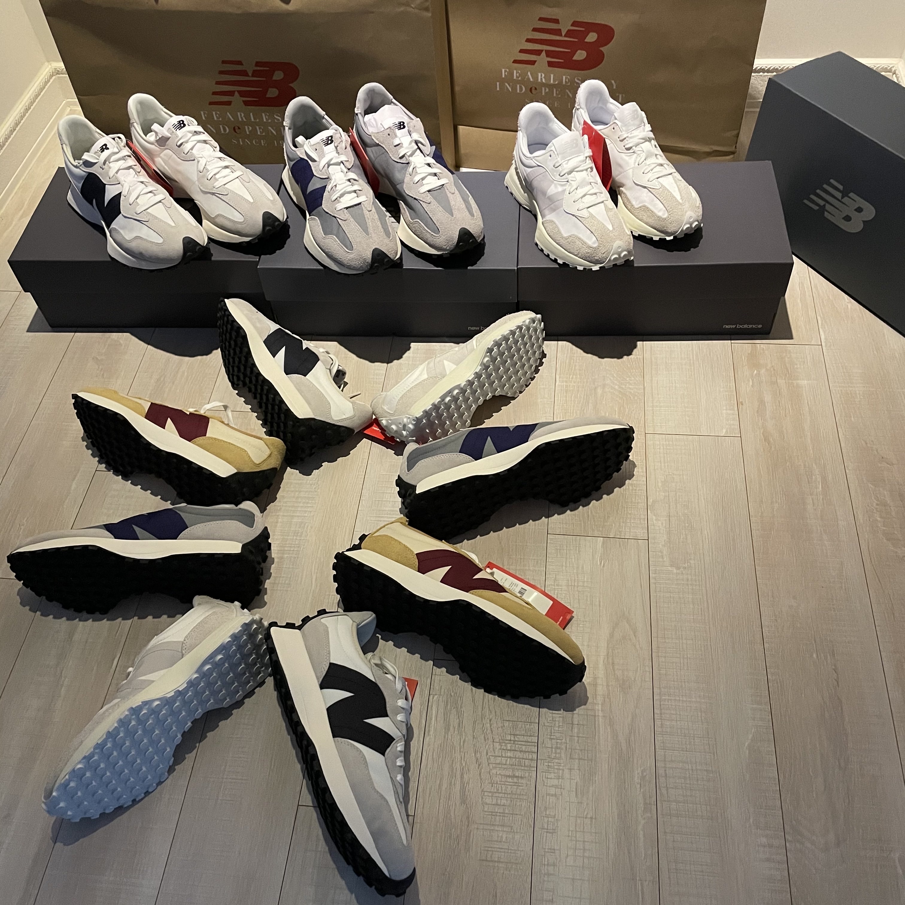 New Balance 327 White Black, New Balance 327 Moonbeam Ghost Pepper 착용 스타일