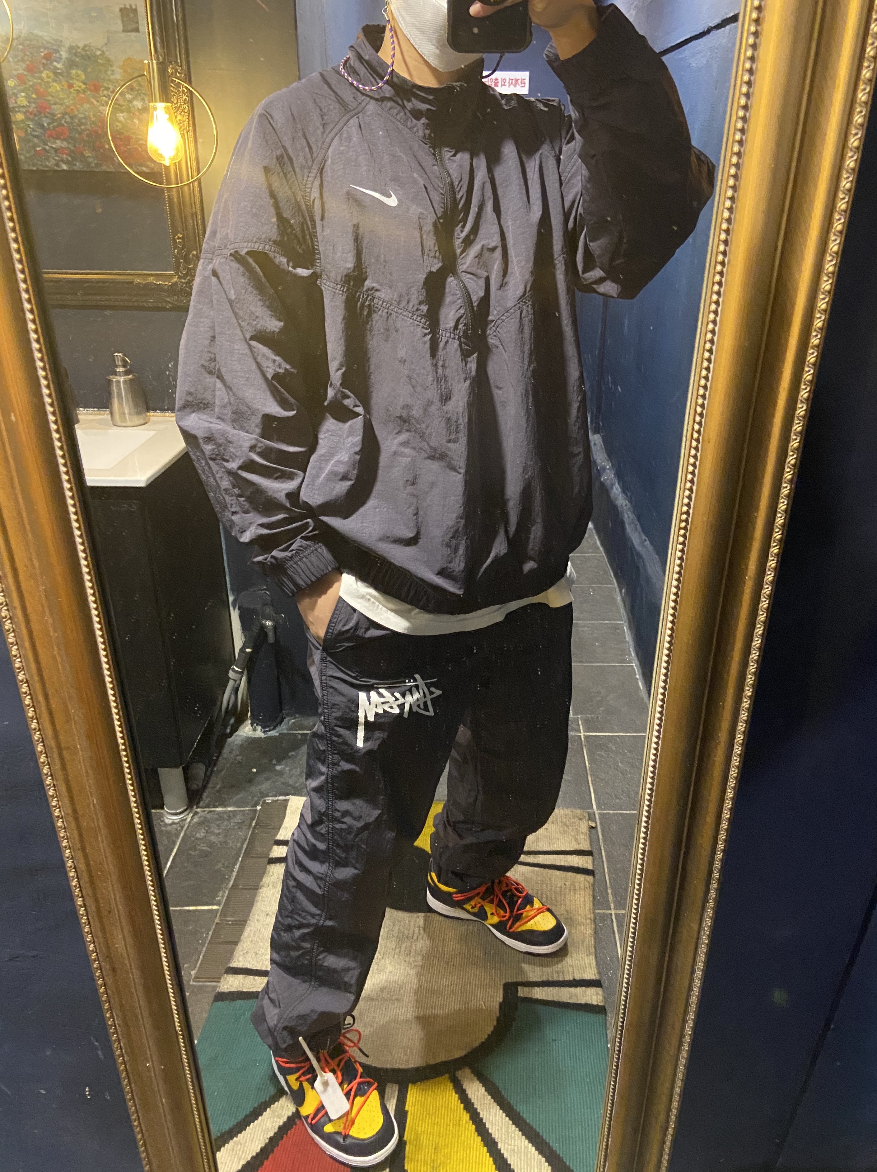 Nike x Stussy Beach Pants Off Noir, Nike x Stussy Windrunner Jacket Off Noir 착용 스타일