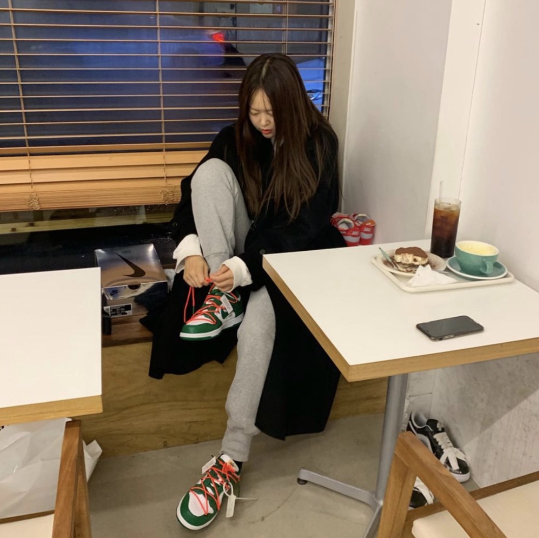 Nike x Off-White Dunk Low Pine Green, Nike x Off-White Dunk Low University Red 착용 스타일
