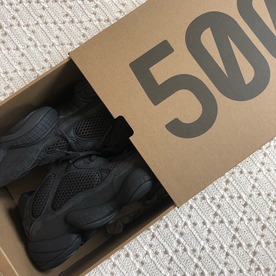 Adidas Yeezy 500 Blush 2018, Adidas Yeezy 500 Utility Black 2018/2020 착용 스타일 - 3