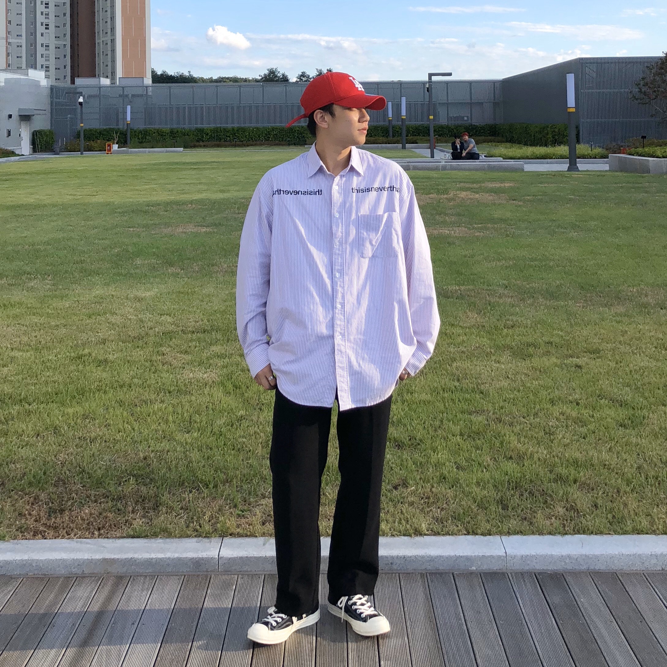 Converse x Play Comme des Garcons Chuck 70 Hi Black 착용 스타일 - 1
