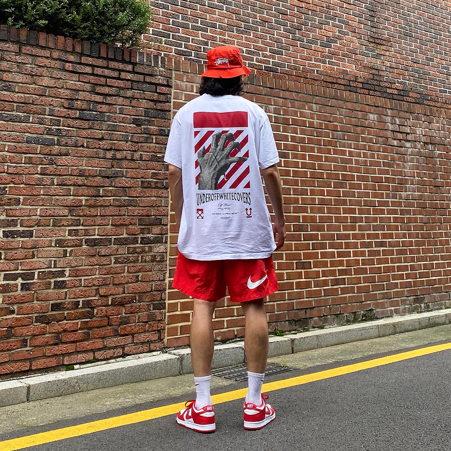 Nike Dunk Low SP University Red 2020, Nike x Stussy Bucket Hat Habanero Red 착용 스타일 - 1