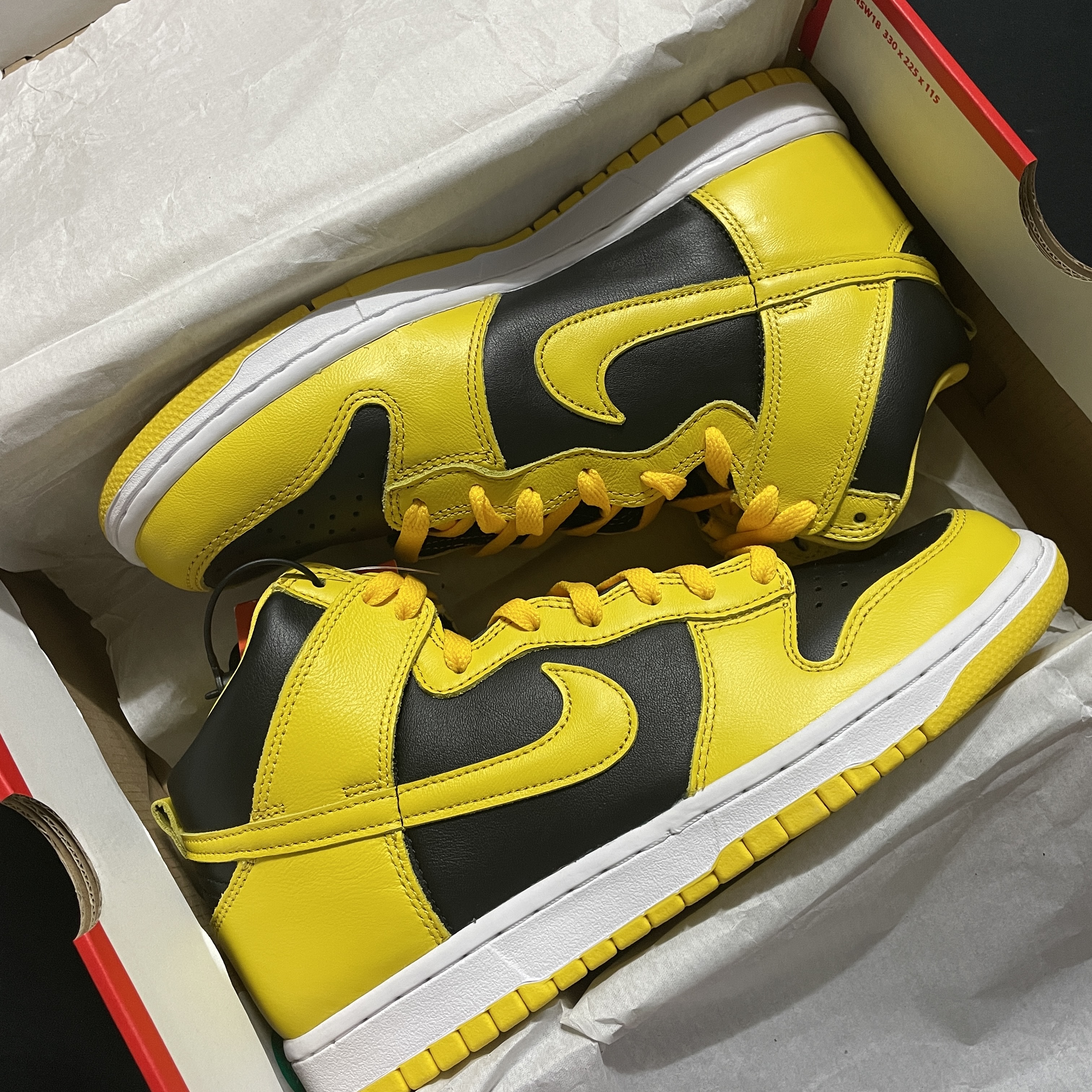 Nike Dunk High SP Varsity Maize 착용 스타일