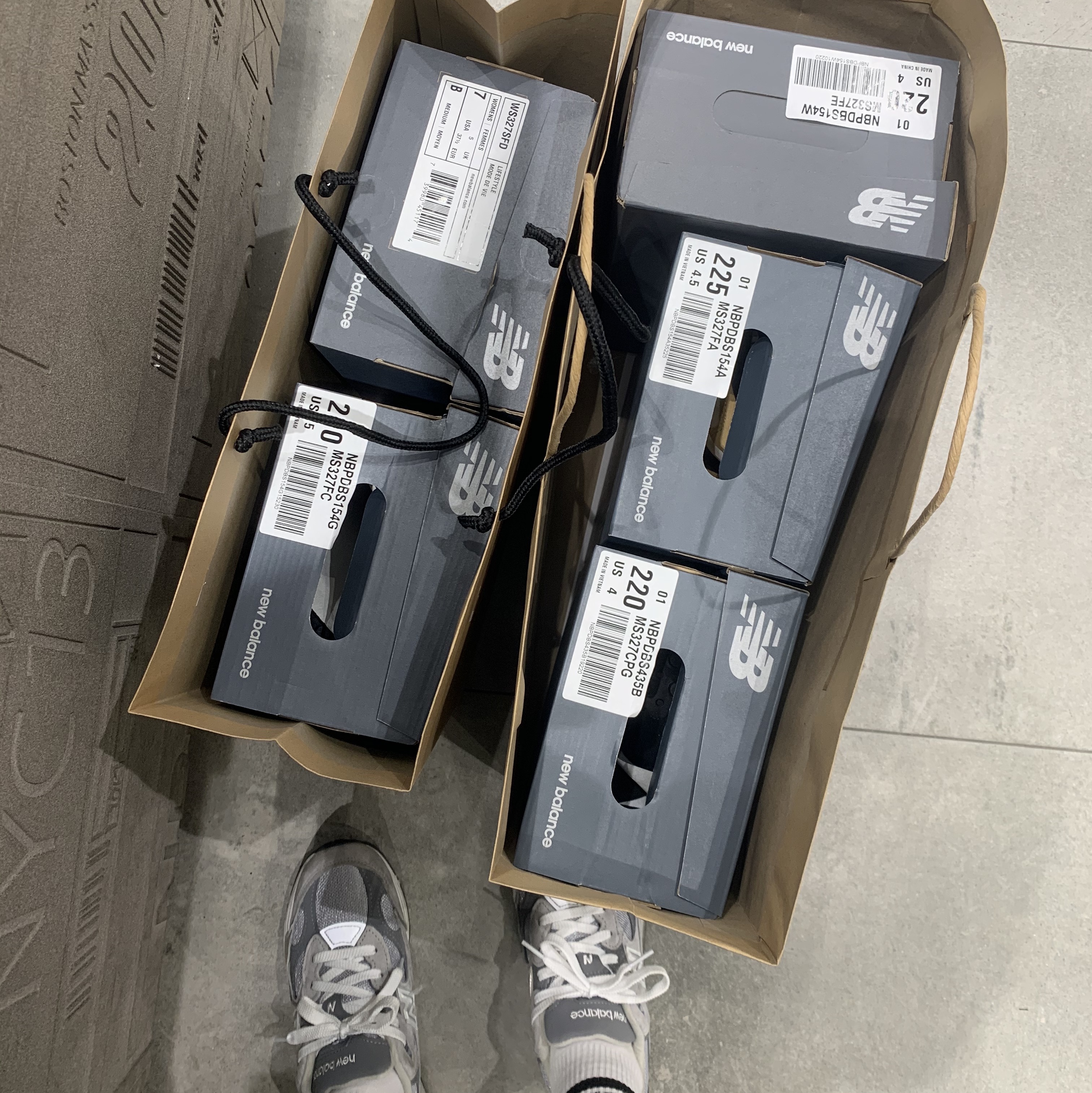 (W) New Balance 327 White Moonbeam, New Balance 327 White Black 착용 스타일