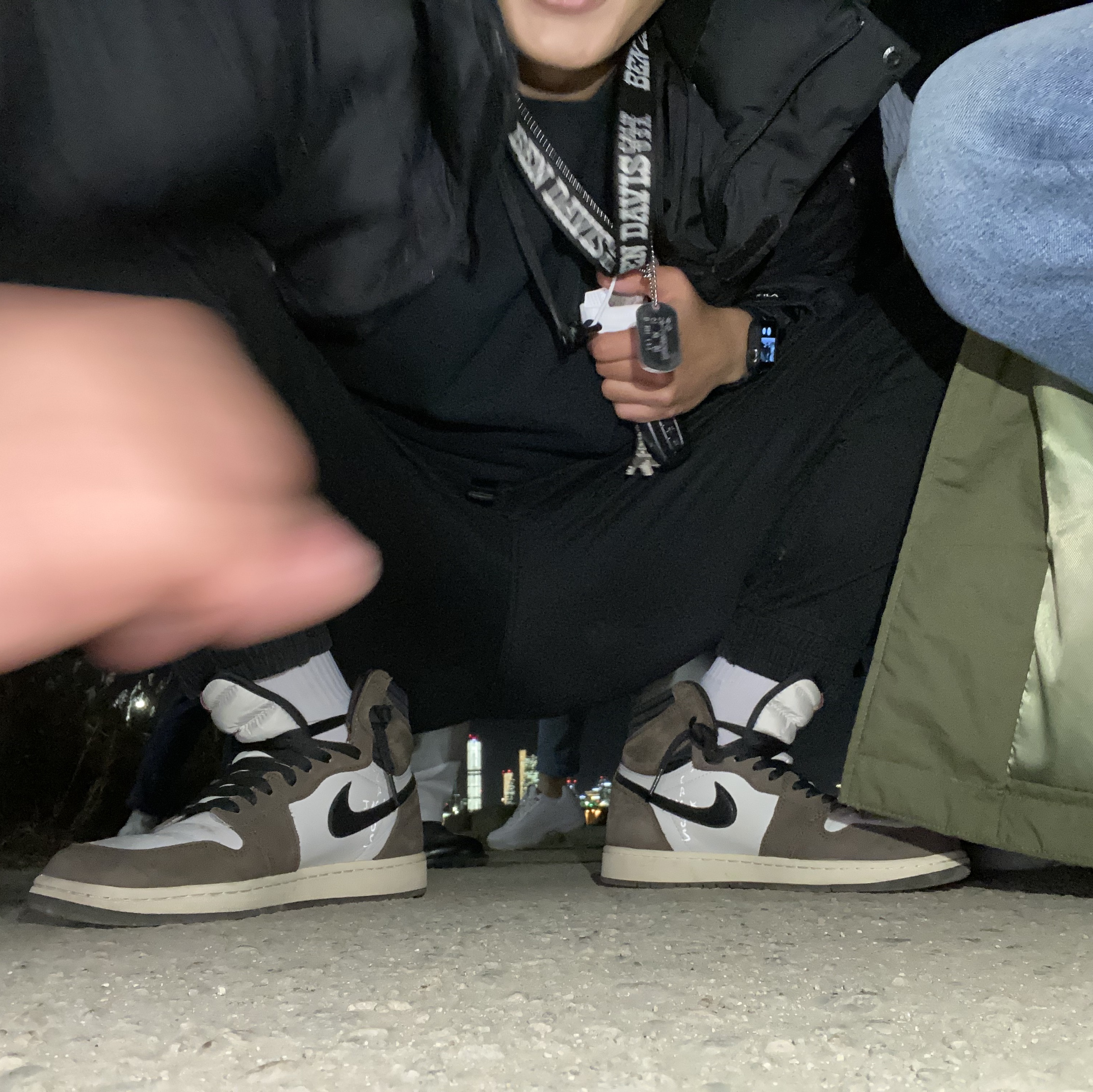 Jordan 1 x Travis Scott Retro High OG SP Mocha 착용 스타일