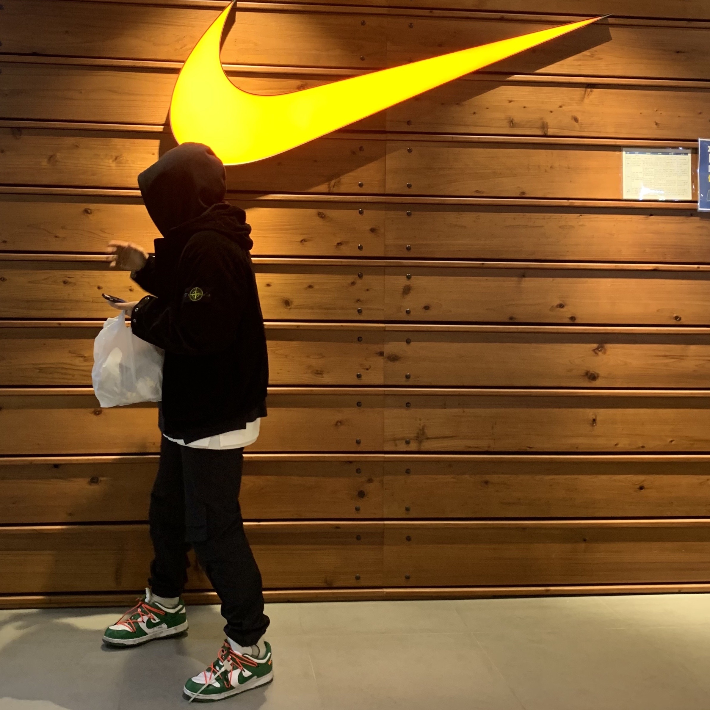 Nike x Sacai NRG Hoodie Black, Supreme x Stone Island Corduroy Jacket Black - 20FW 착용 스타일
