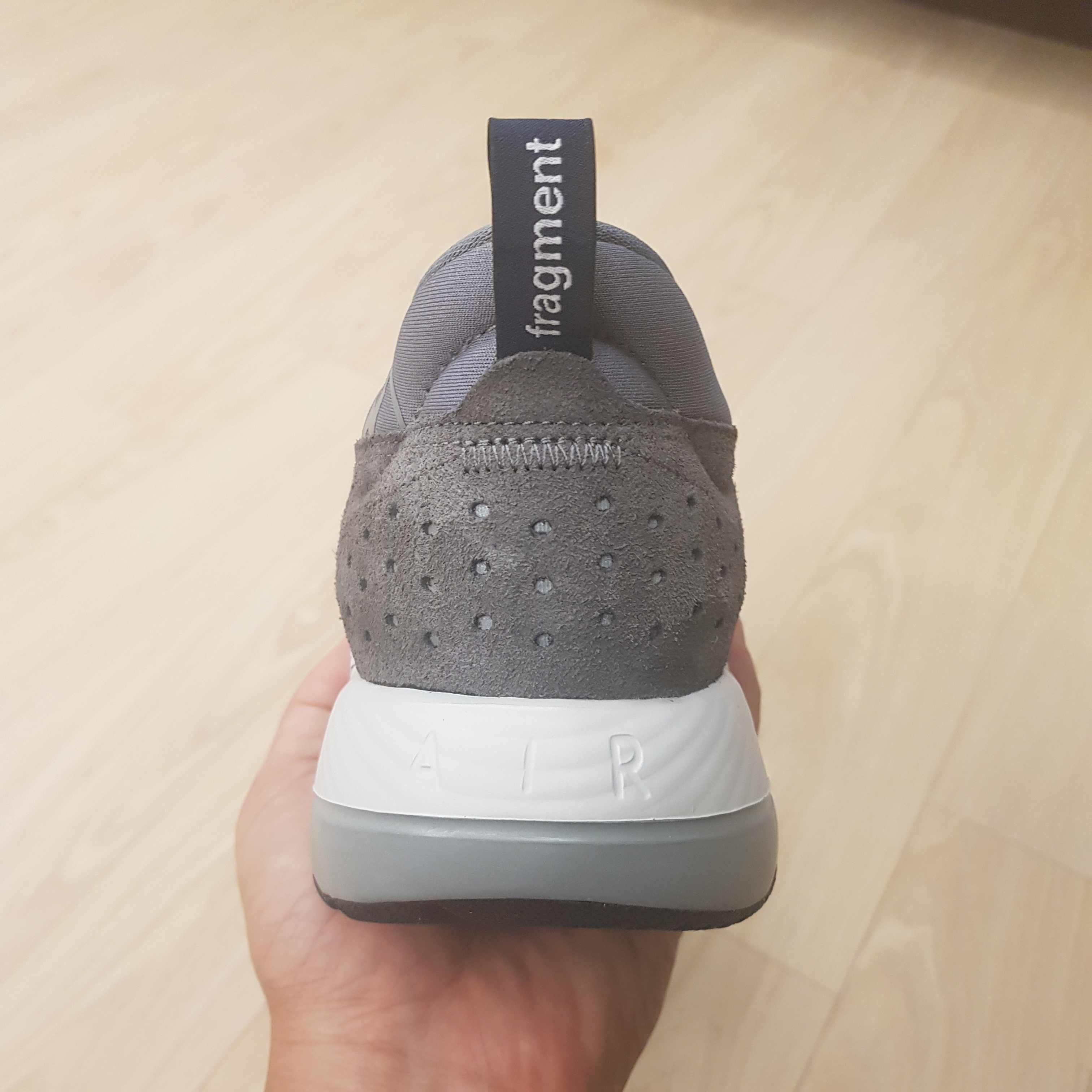 Jordan x Fragment Air Cadence SP Particle Grey 착용 스타일 - 5