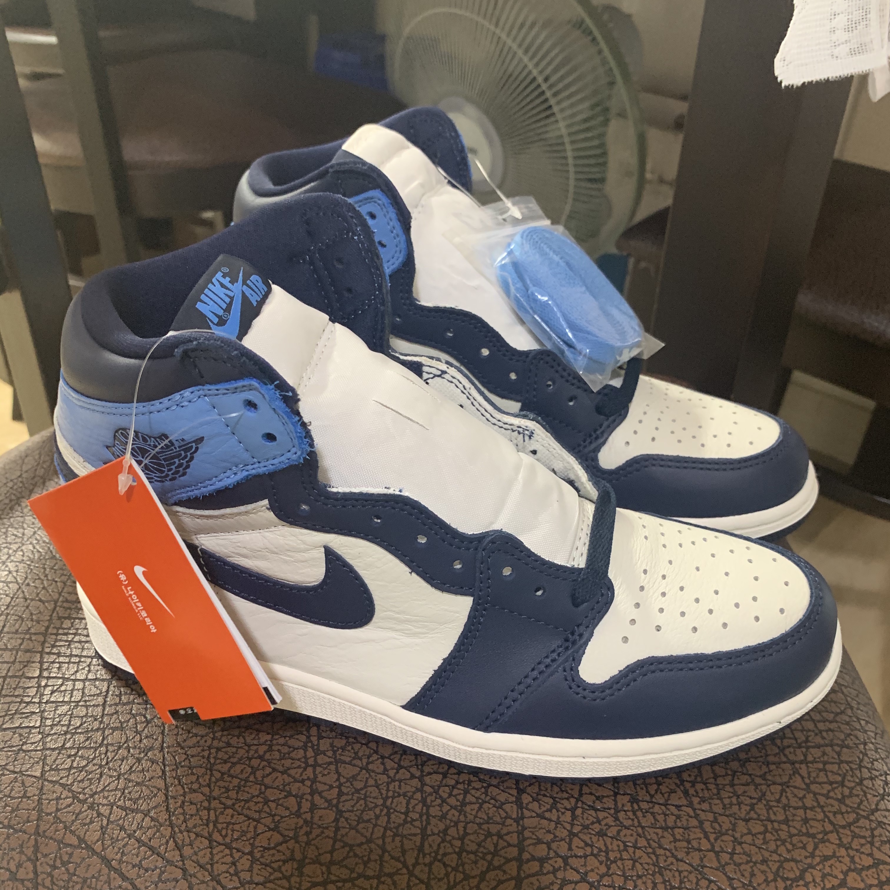 Jordan 1 Retro High Obsidian UNC 착용 스타일