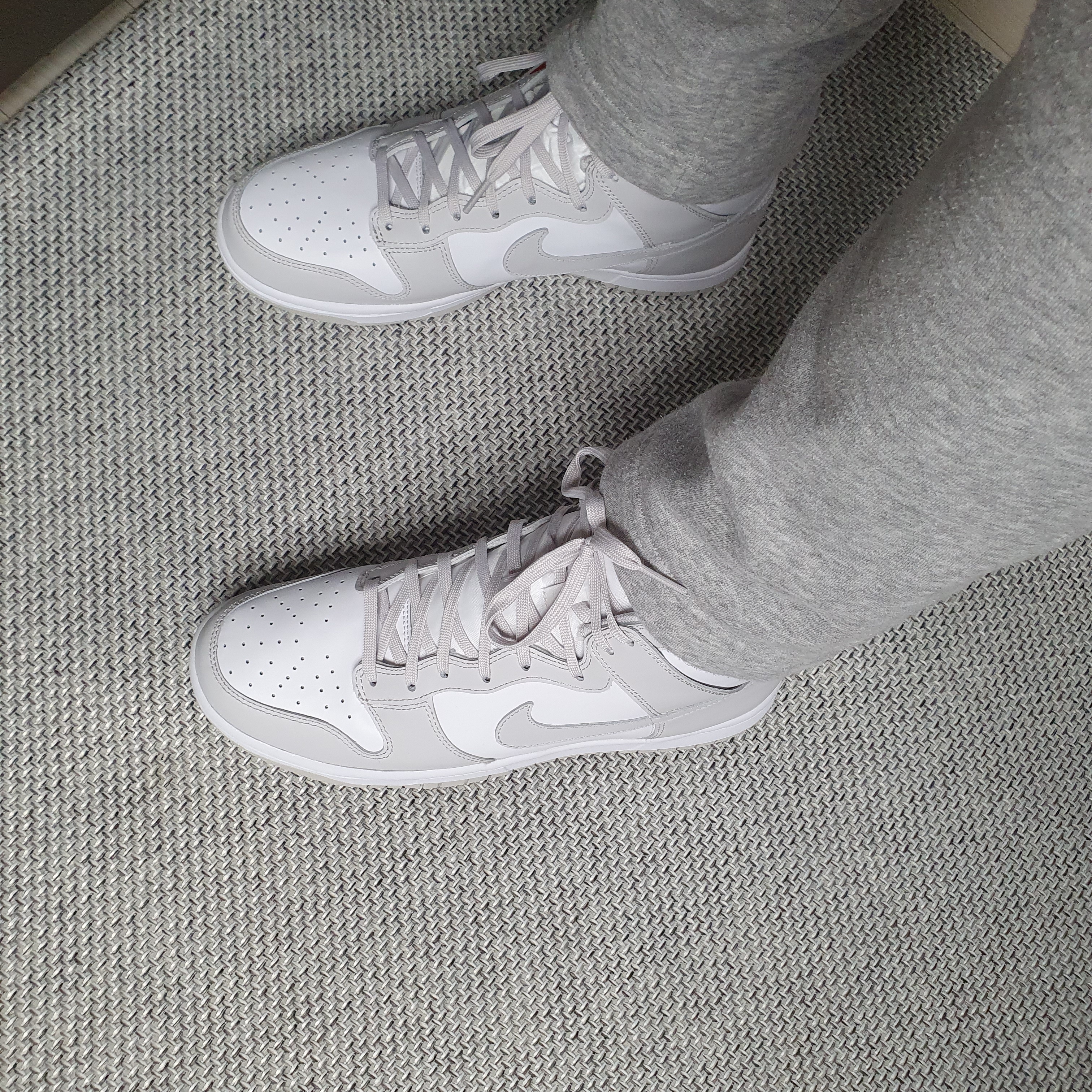 Nike Dunk High Retro Vast Grey 착용 스타일
