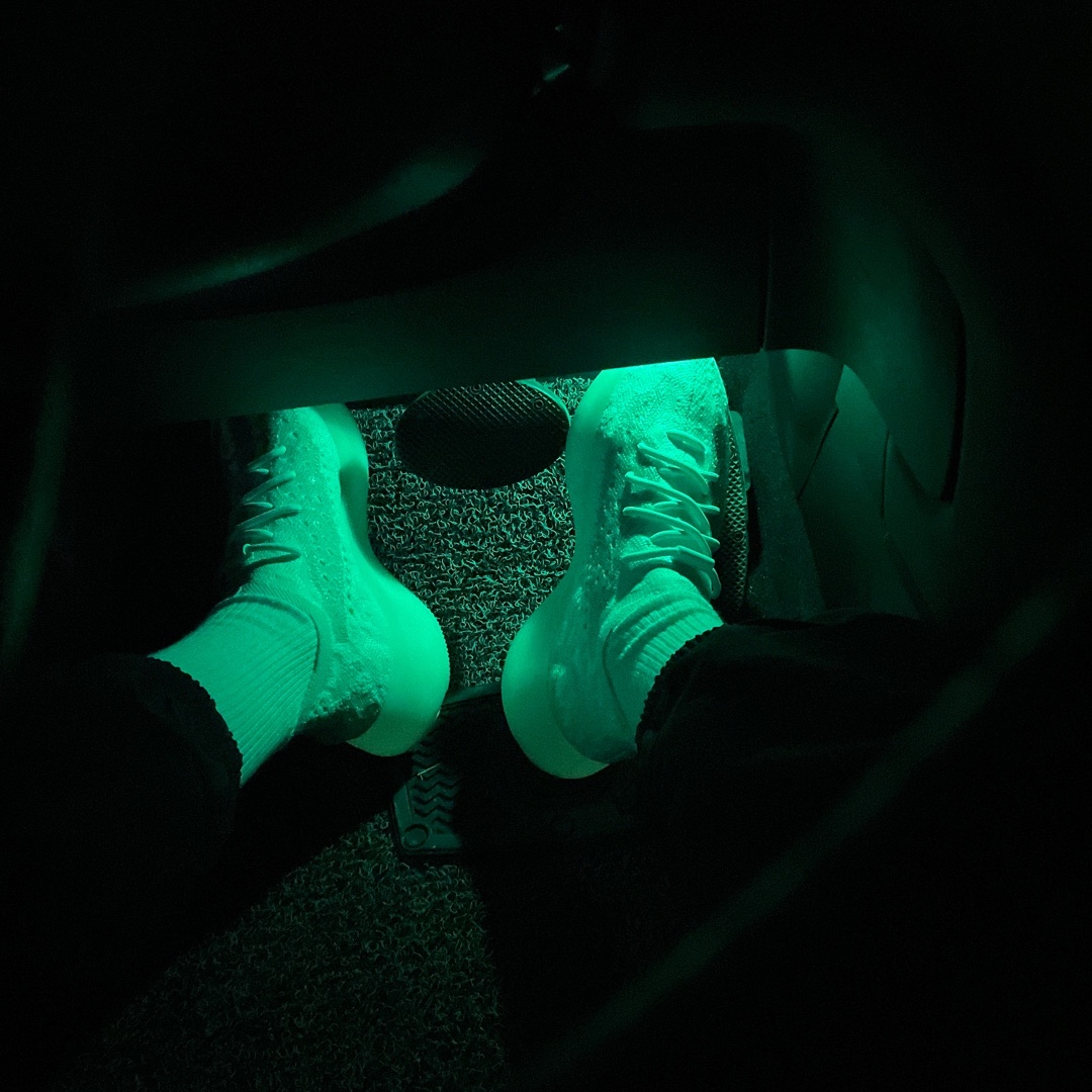 Adidas Yeezy Boost 380 Calcite Glow, Nike x Drake Nocta Essential Track Pants Black - Asia 착용 스타일