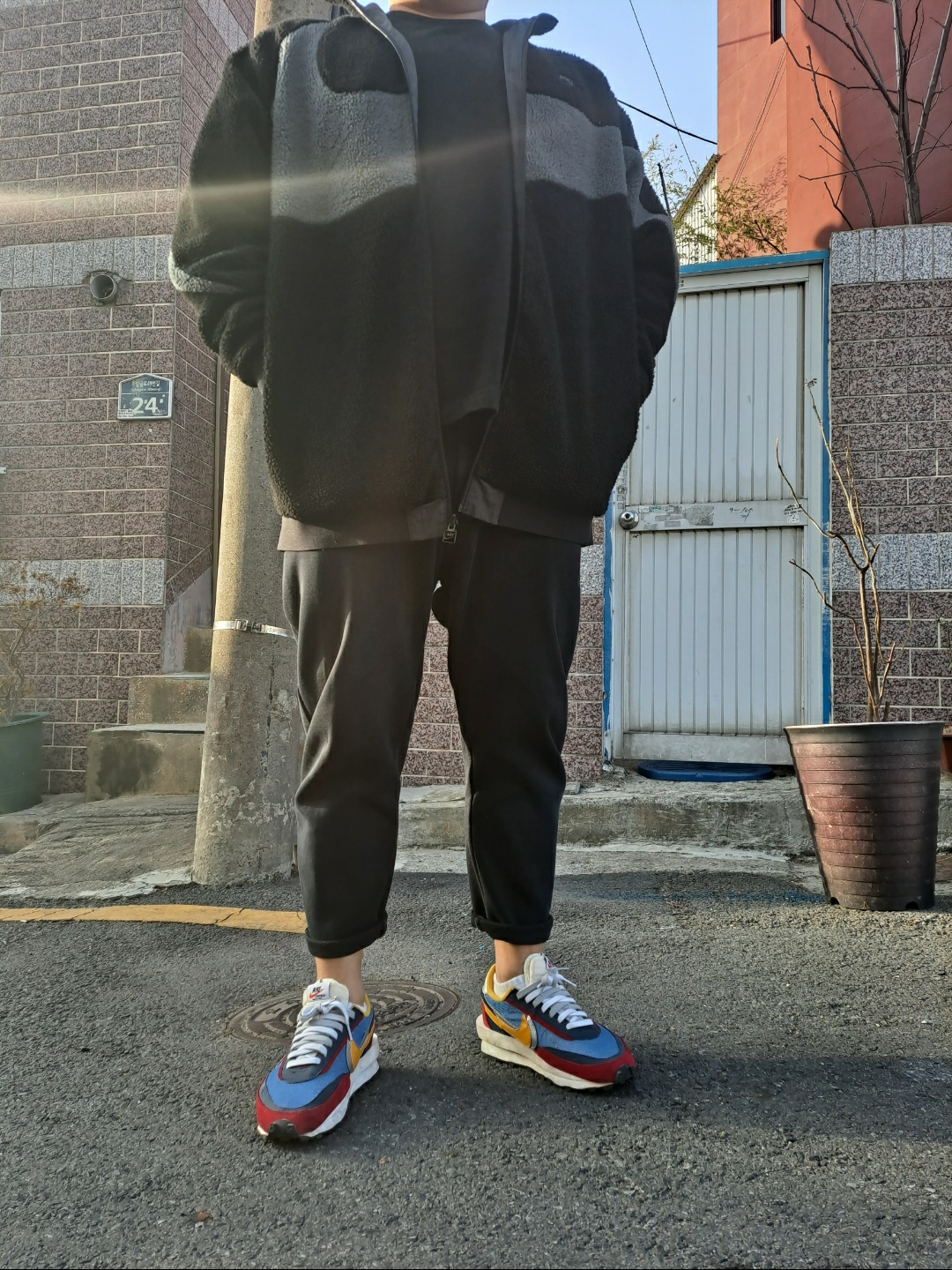 Nike x Sacai LDWaffle Blue Multi 착용 스타일