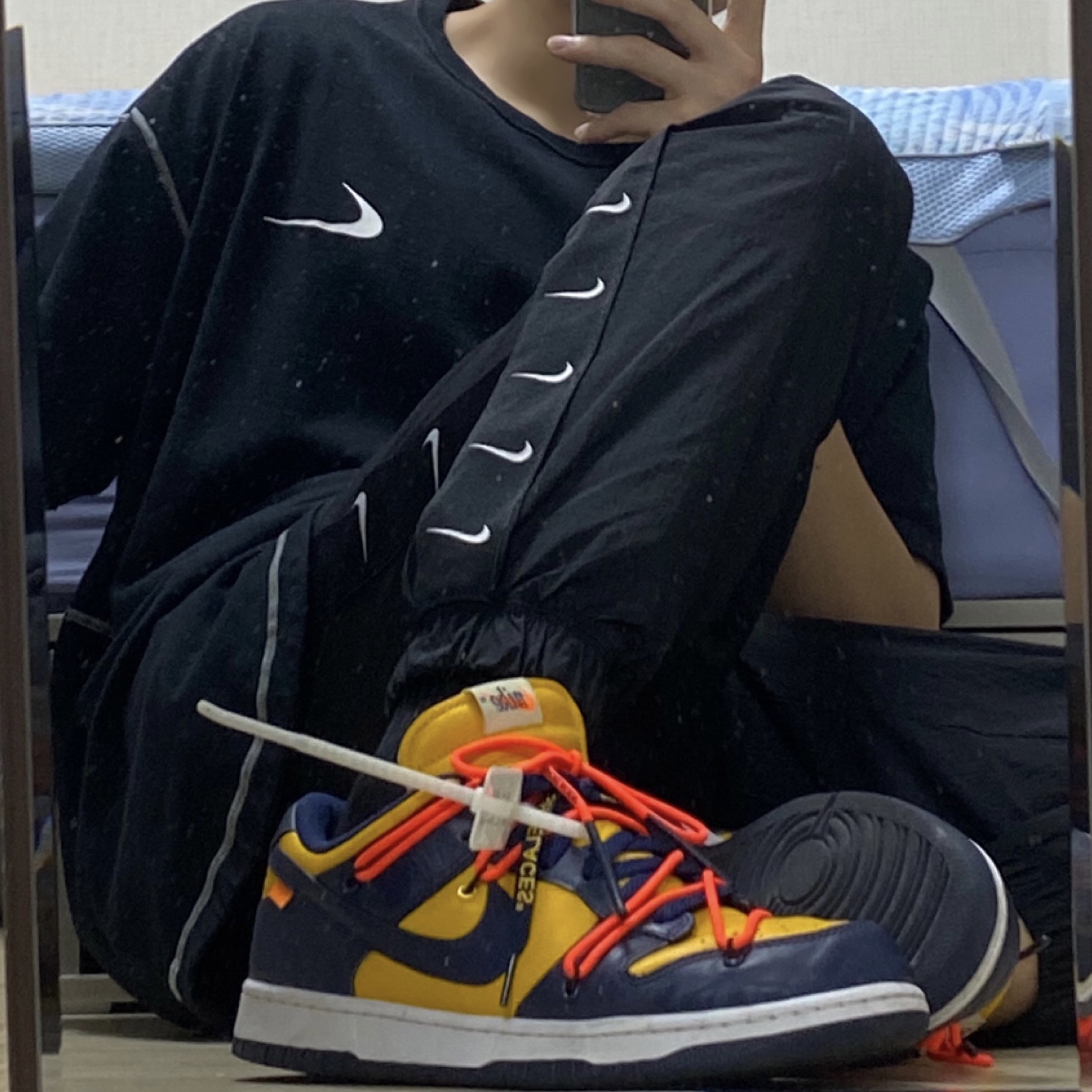 Nike x Off-White Dunk Low University Gold Midnight Navy 착용 스타일